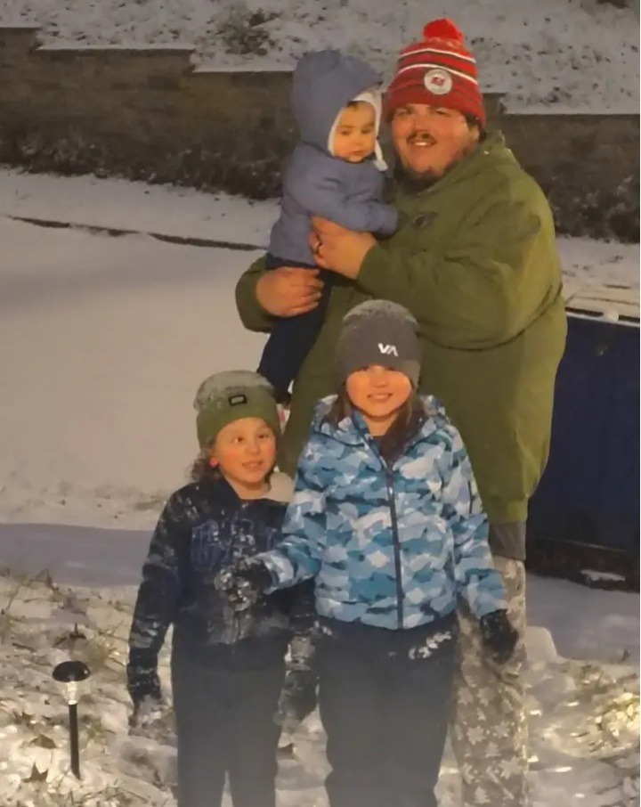 My family and I need your help to recover from my leg injury campaign photo, 2 of 5