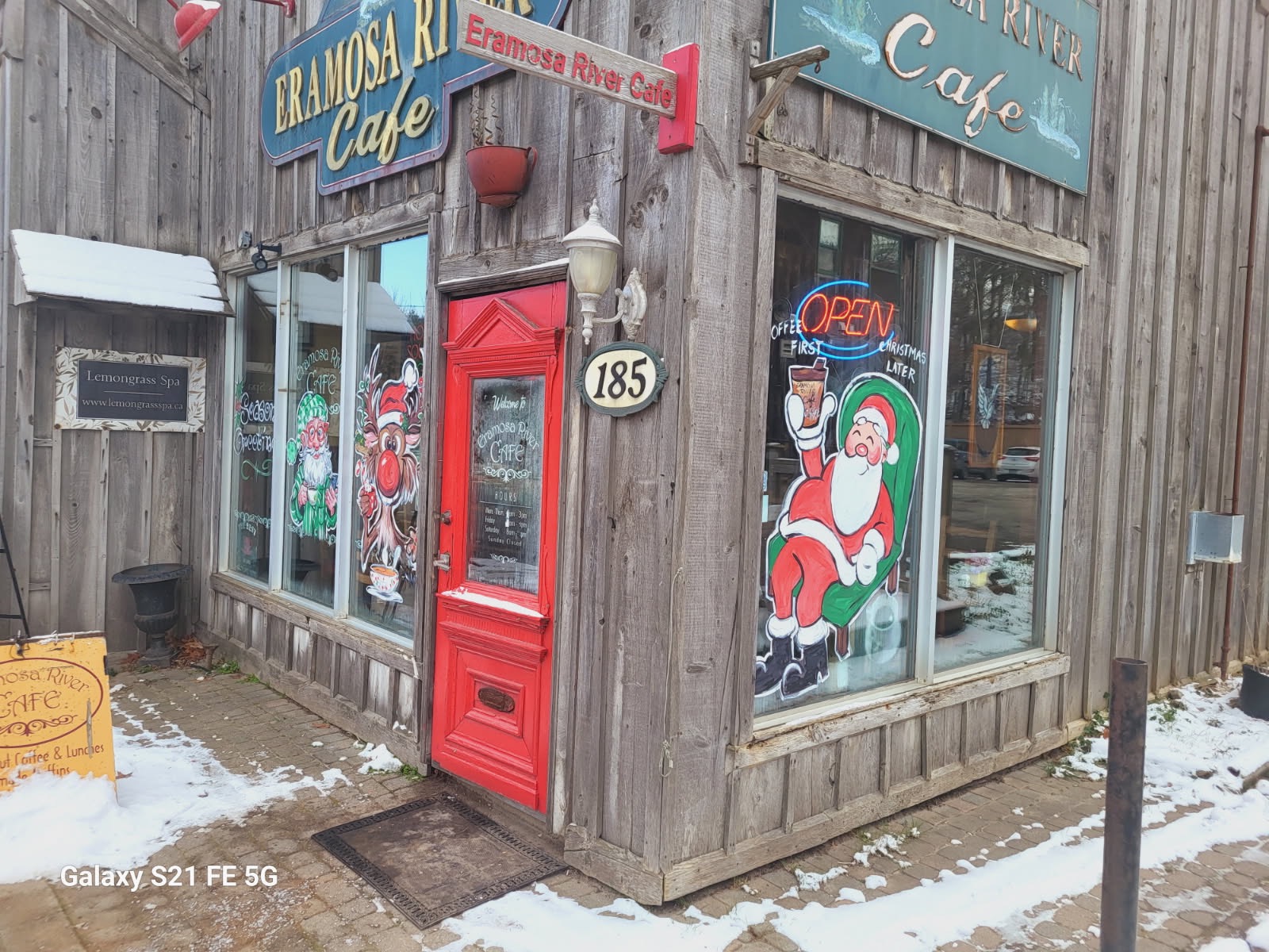 Leo’s Eramosa River Café campaign photo, 2 of 4