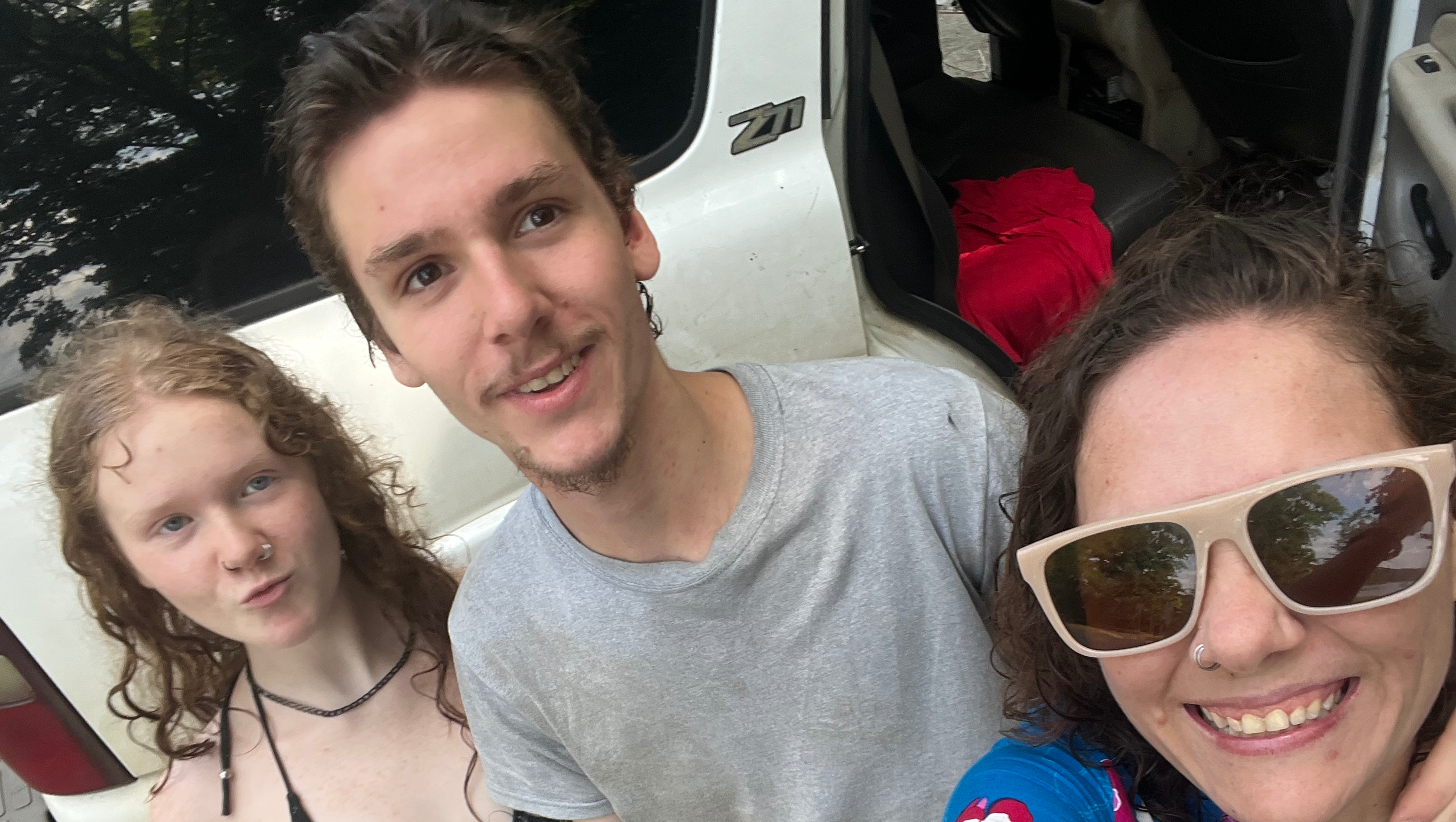 Help Sara Fix Her Car and Rebuild Her Life photo