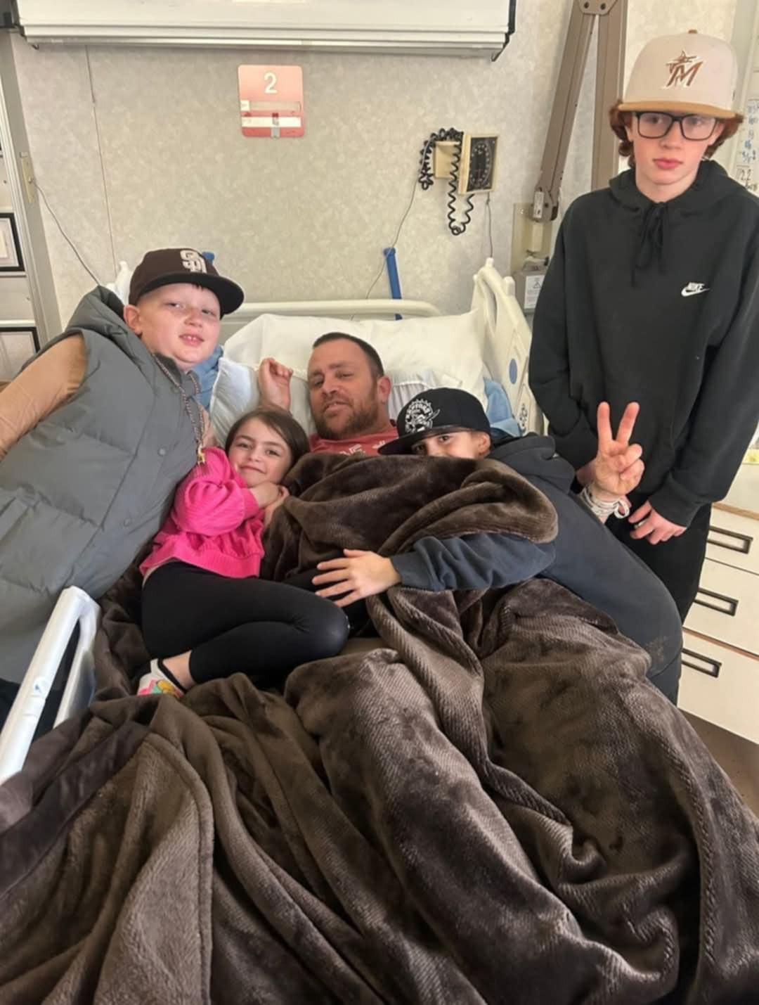 FATHER OF 7 FACING LIFE THREATENING MEDICAL CONDITION campaign photo, 2 of 5