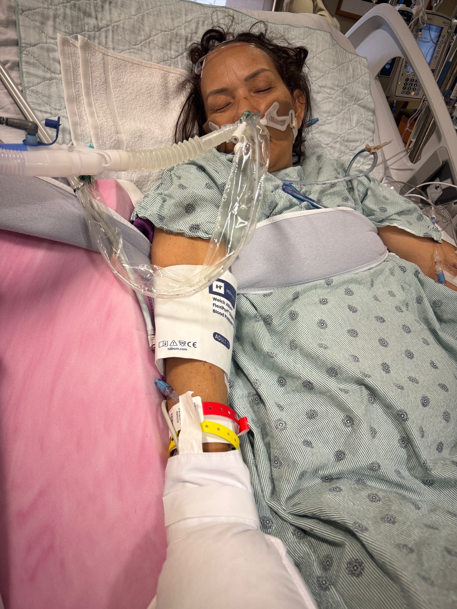 Help My Mom Heal After a Brain Aneurysm & Stroke  campaign photo, 2 of 8