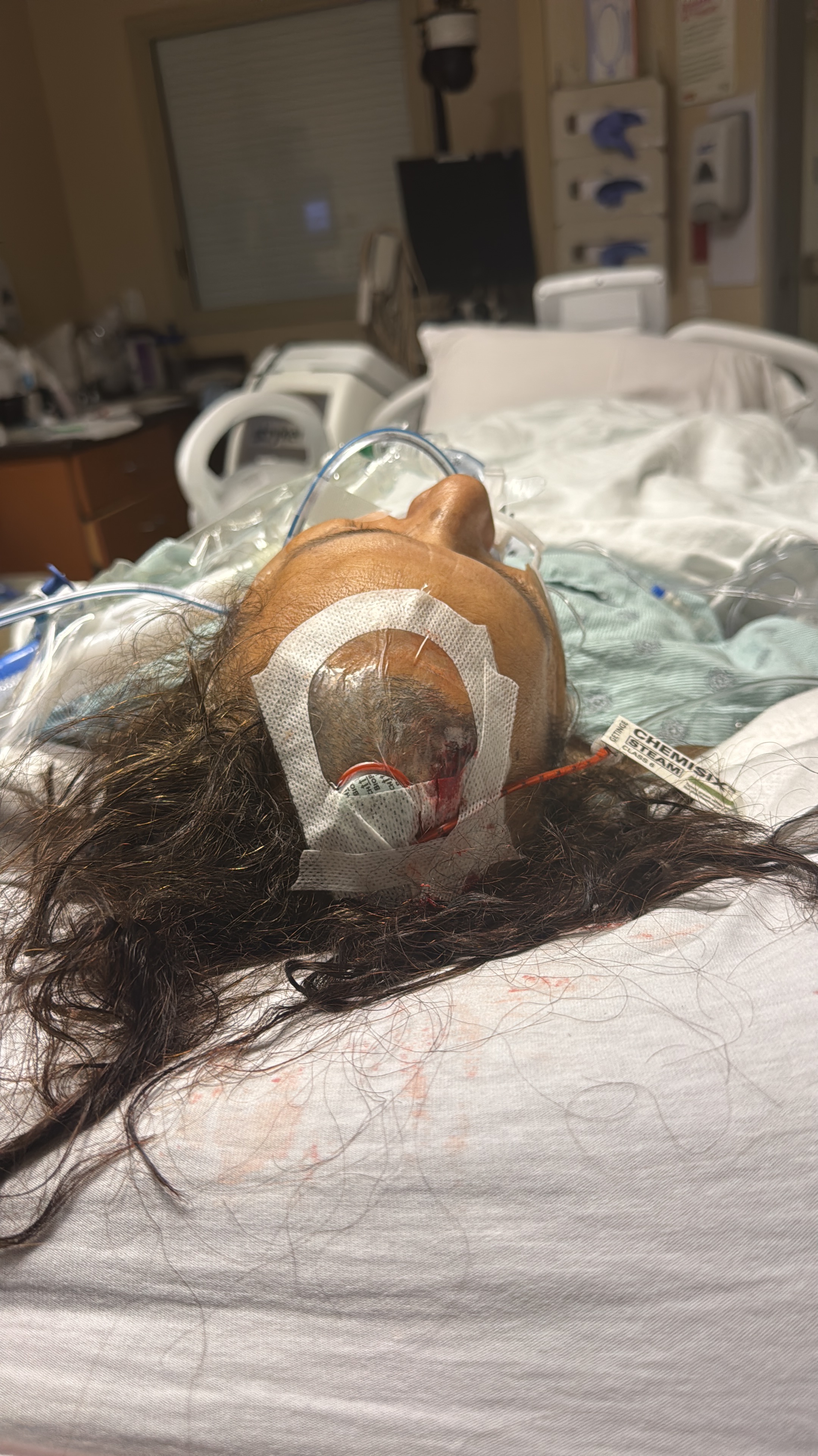 Help My Mom Heal After a Brain Aneurysm & Stroke  campaign photo, 5 of 8