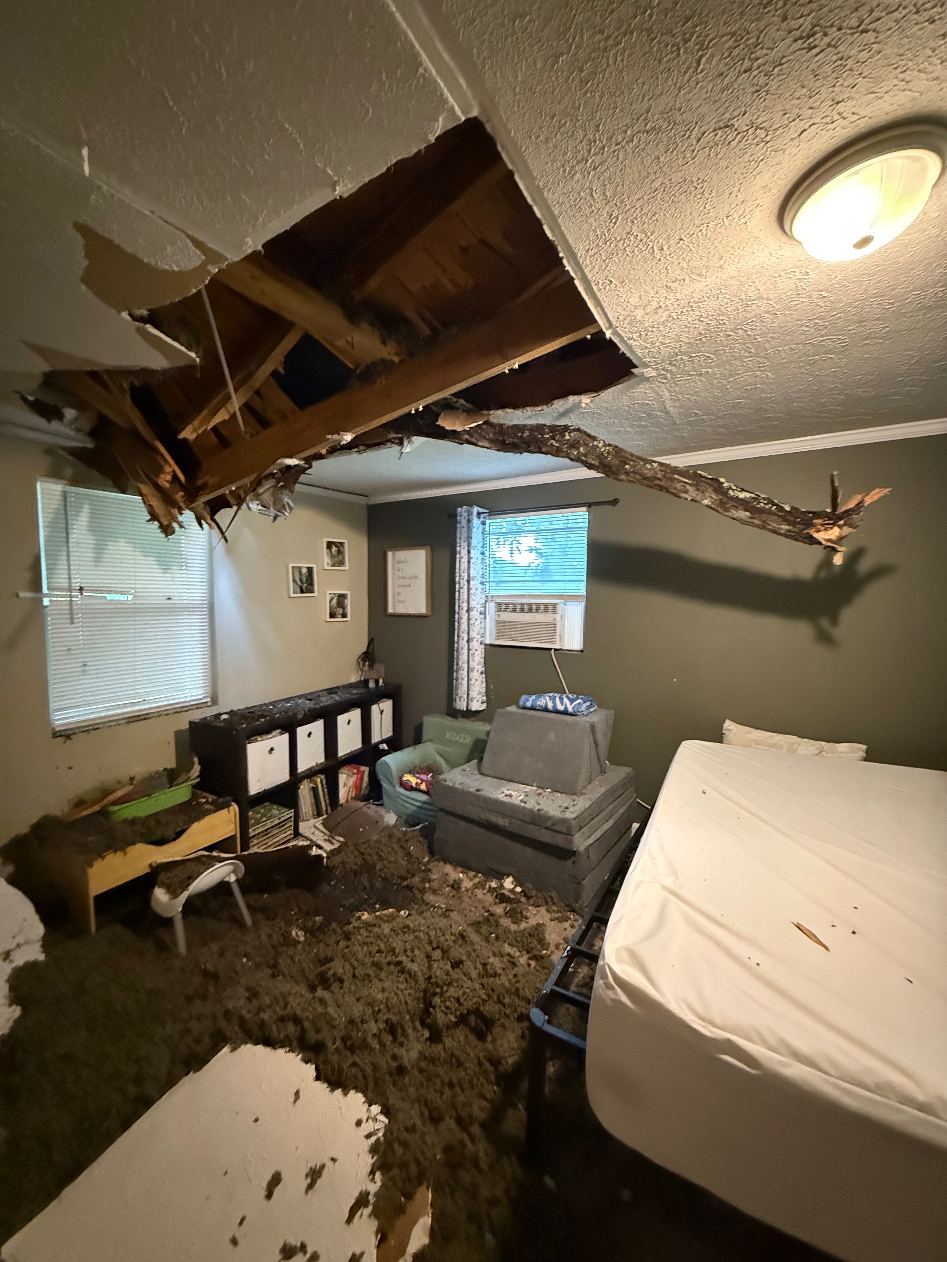 Expecting mother, and toddler displaced after disaster! campaign photo, 2 of 8