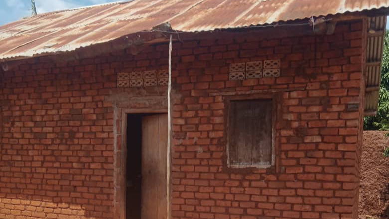 Help Nadine reunite with her children and start anew life. photo