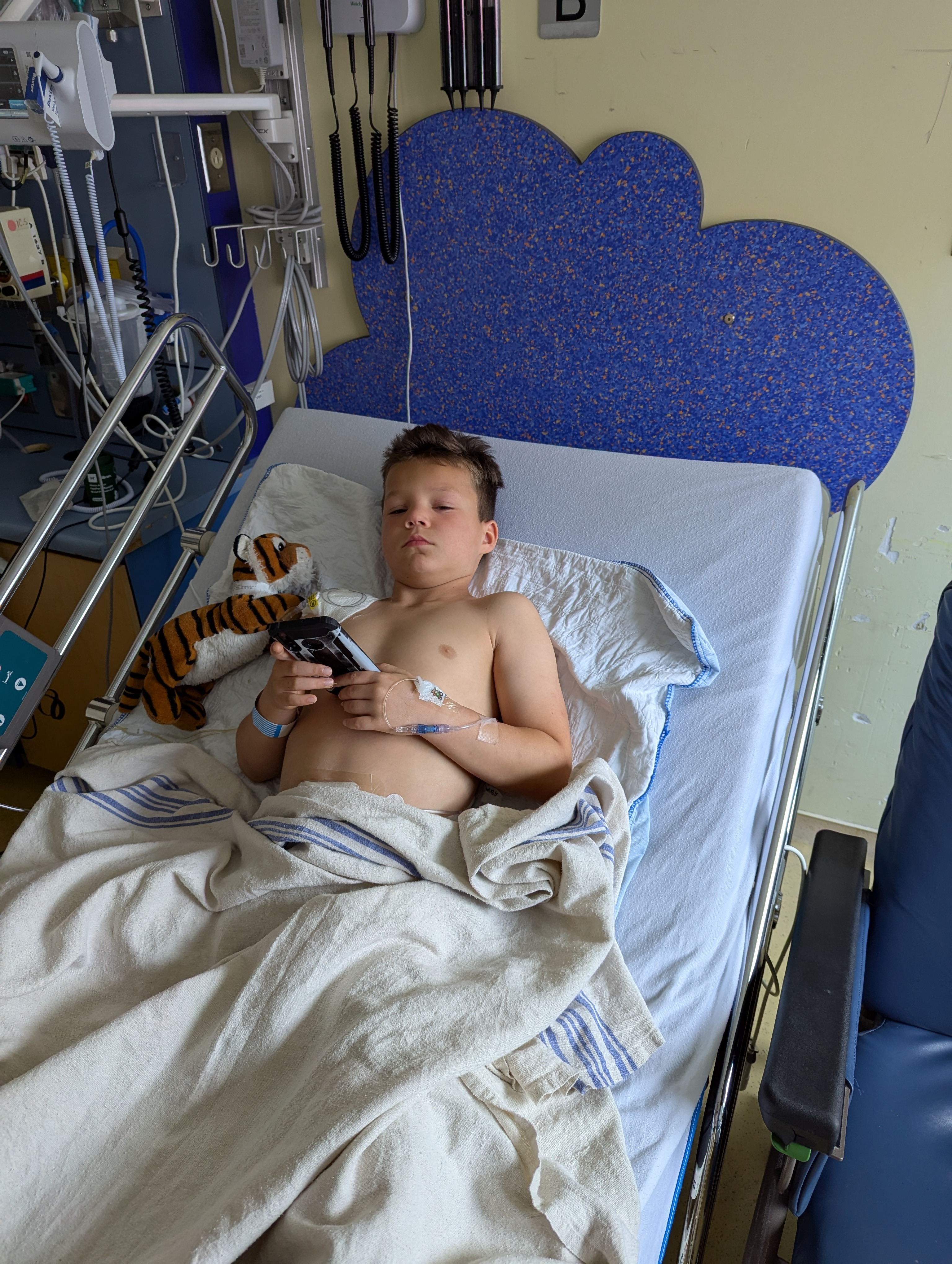 Hospitalisation de Malcolm campaign photo, 5 of 7