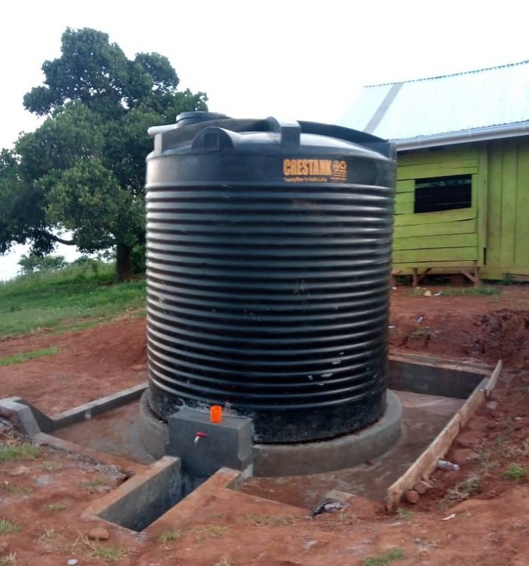 Dona agua para la infancia en Uganda campaign photo, 4 of 6