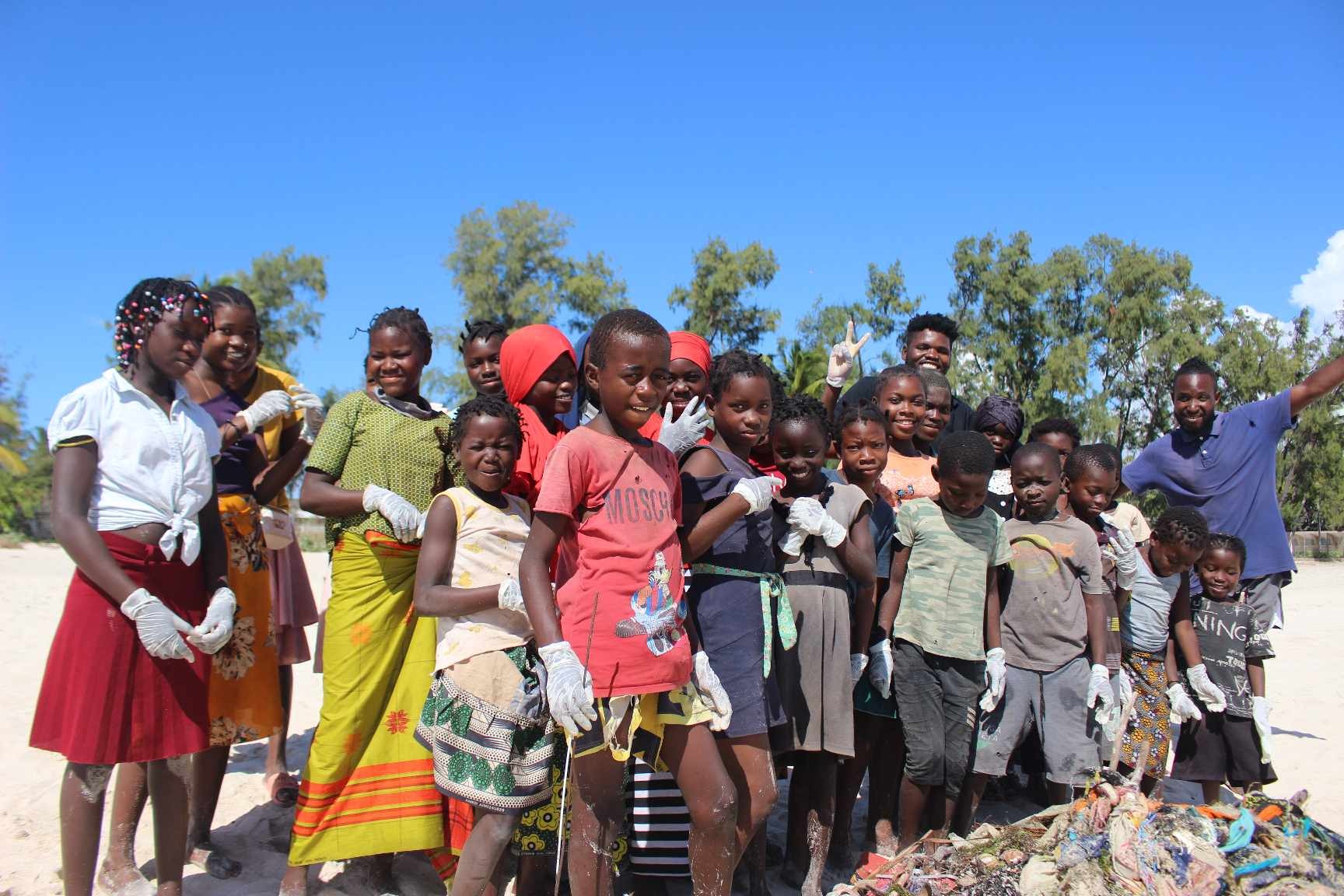 Nelito & Refugee Children Clean the Beaches of Pemba campaign photo, 5 of 7