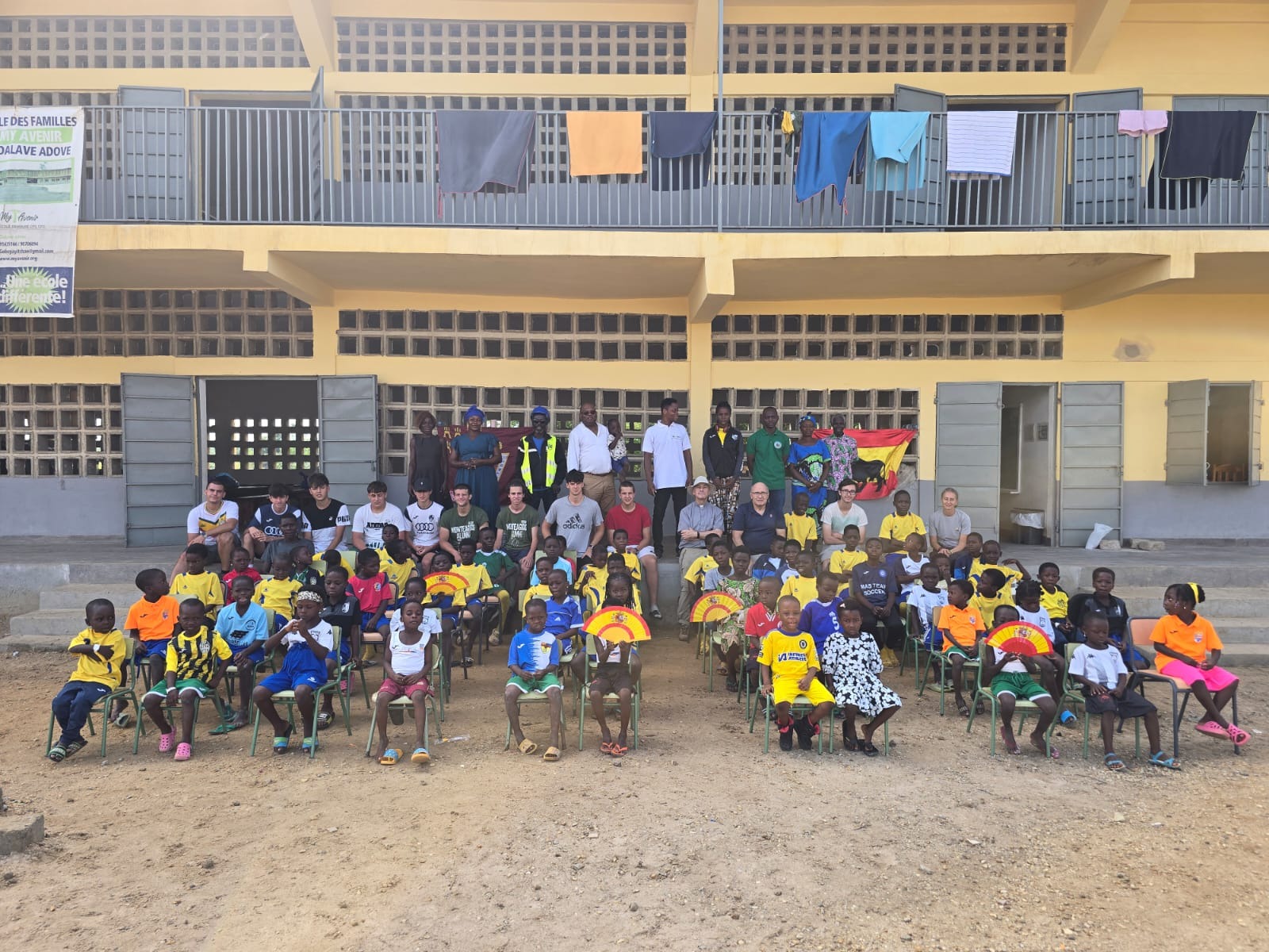 DONA para ayudar a la Escuela MYAVENIR de TOGO campaign photo, 7 of 8