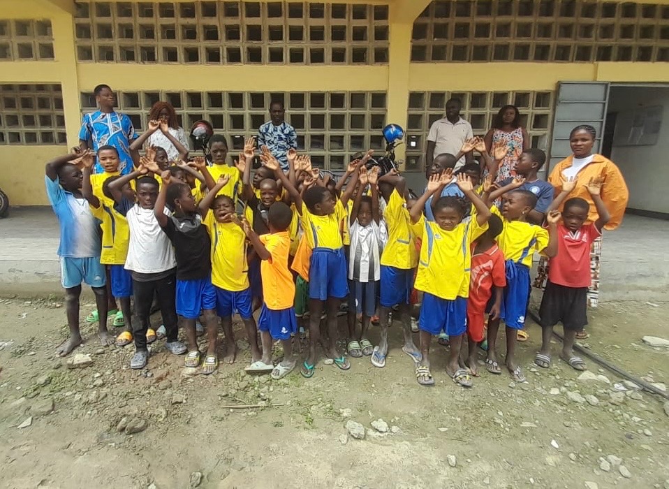 DONA para ayudar a la Escuela MYAVENIR de TOGO campaign photo, 6 of 8