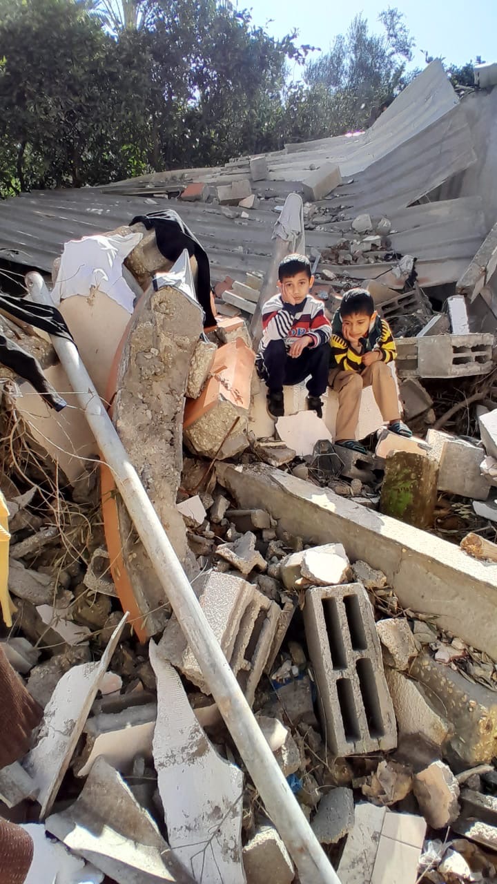 Helping family of 10 persons in Gaza campaign photo, 4 of 8