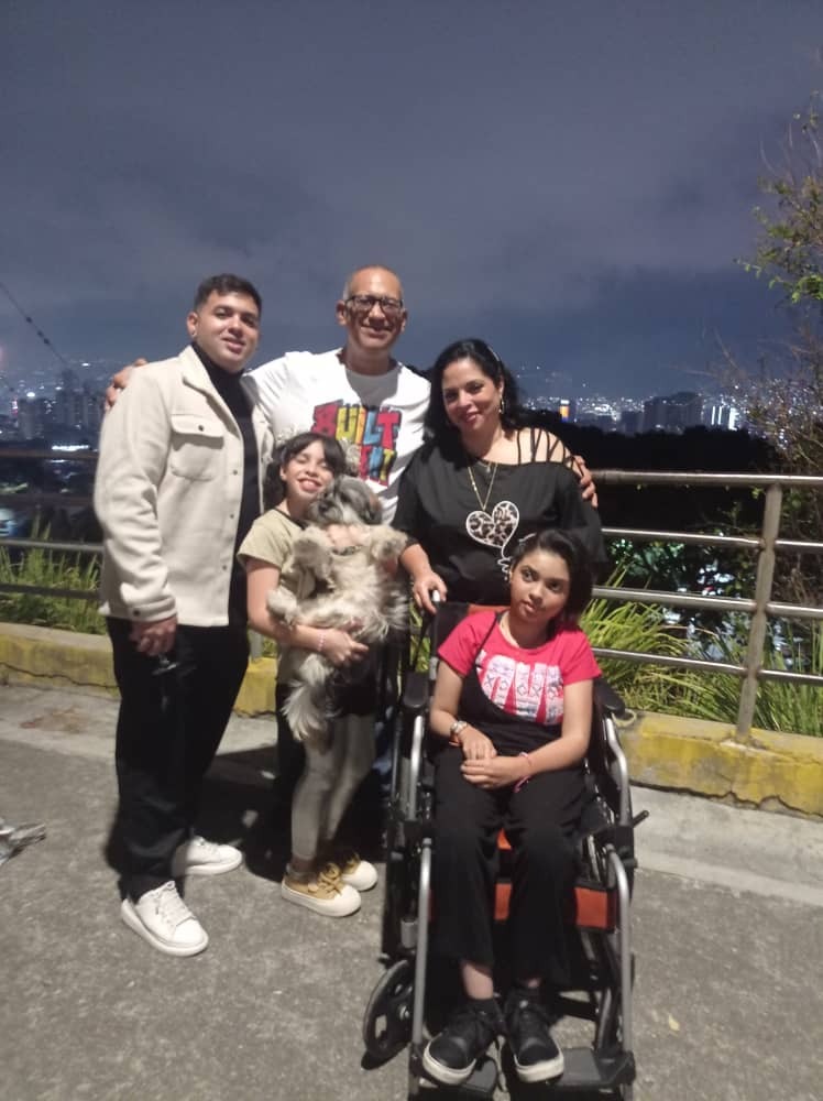 AYUDA URGENTE: Mi familia puede quedar sin hogar en vzla. campaign photo, 7 of 8
