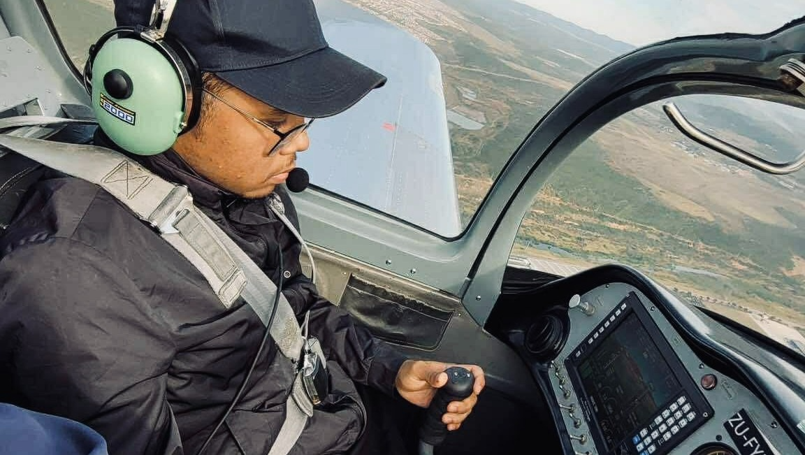 Be a part of my pilot history - Help me soar ✈️ photo