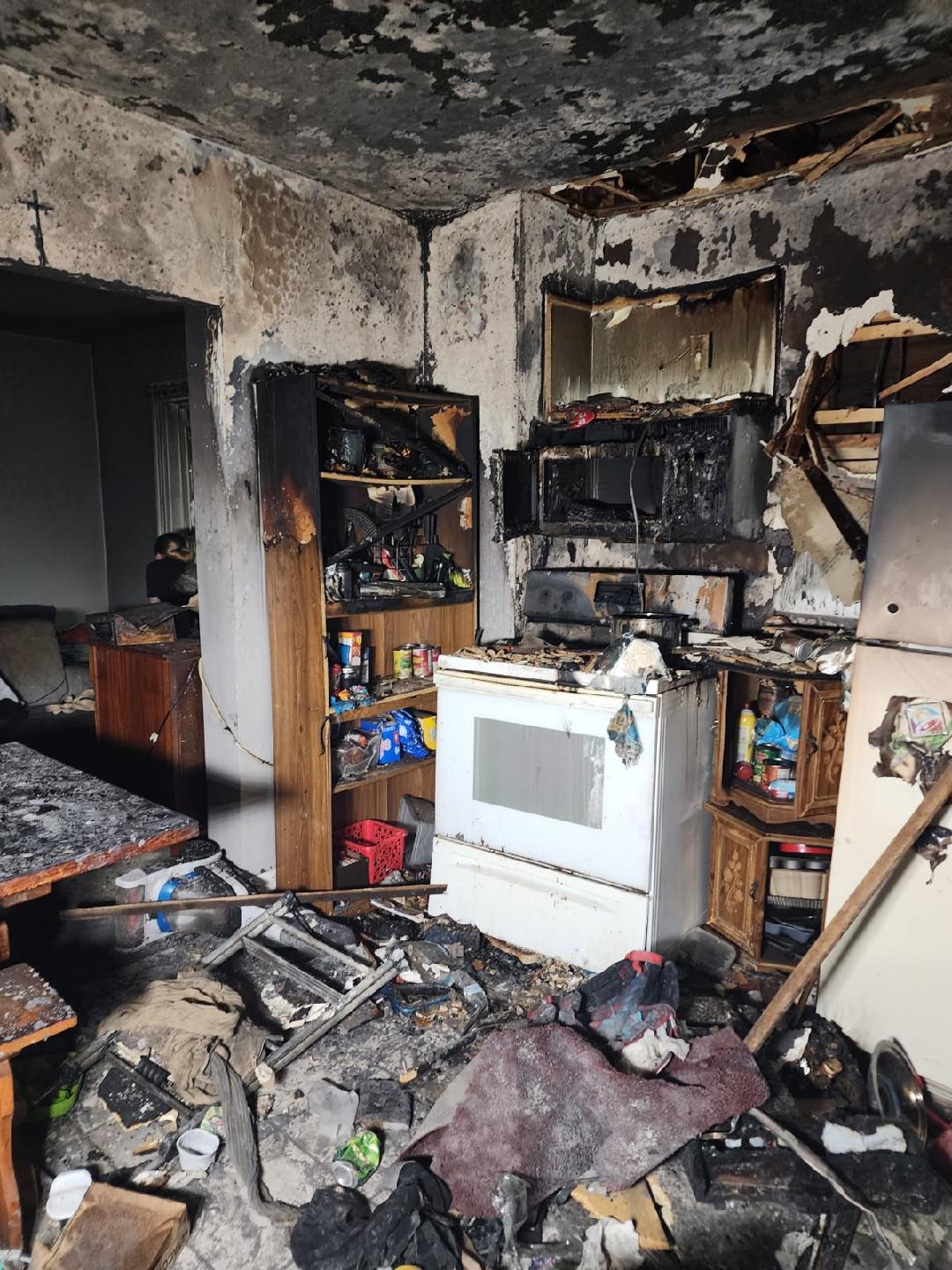 Support Jasmine and her children after devastating fire. campaign photo, 7 of 8