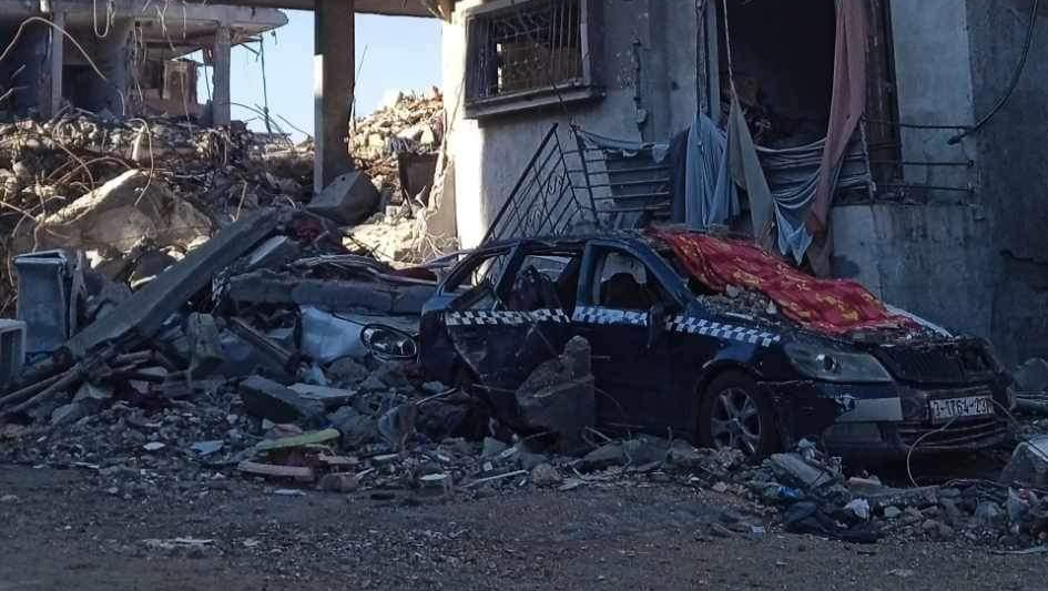 And families to leave Gaza and search for safety pinned link photo