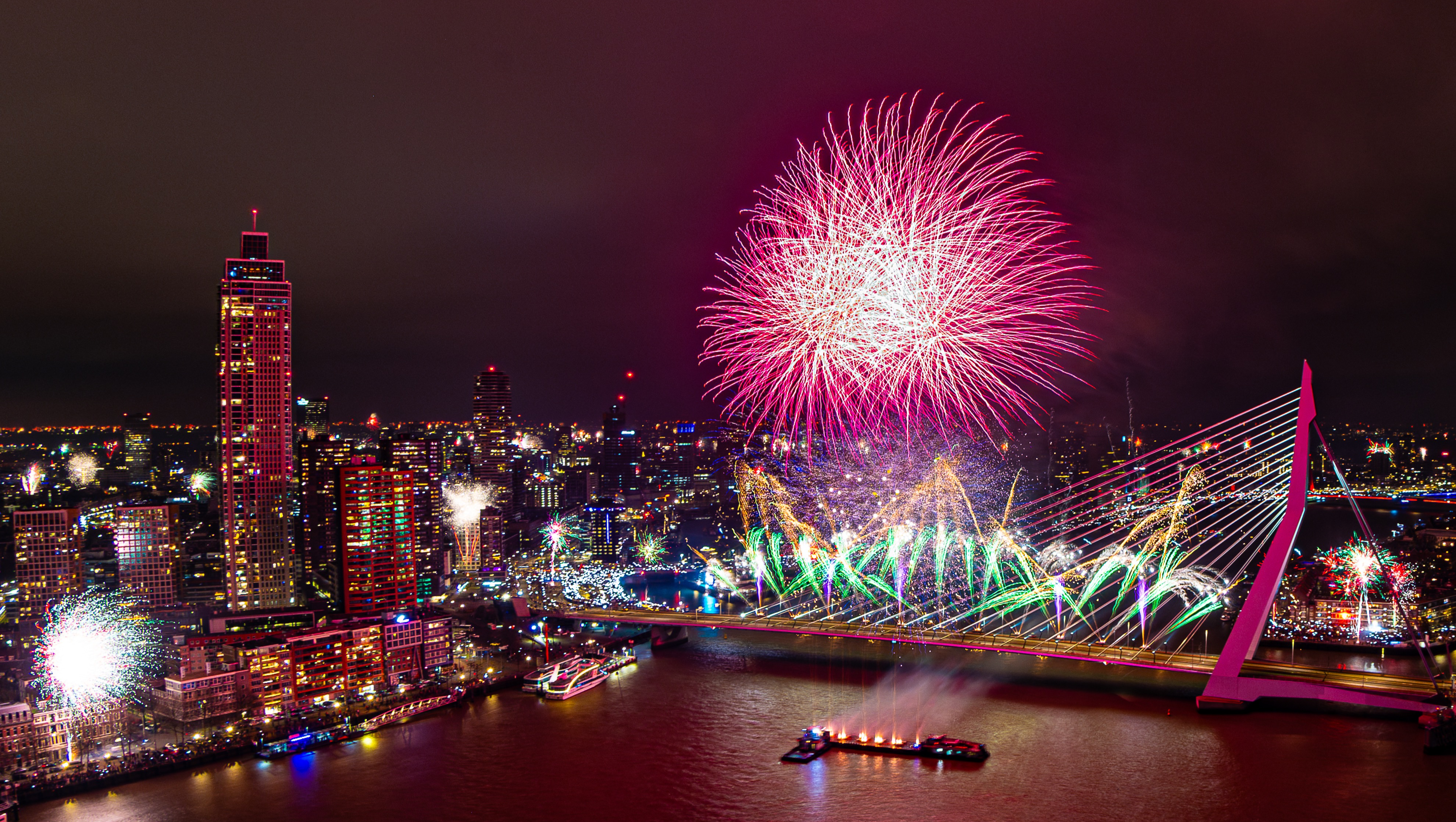 Houd Het Nationale Vuurwerk in de lucht