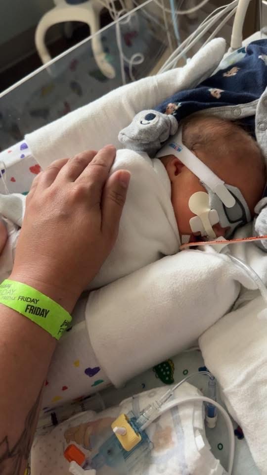 Support Shelby and Justin as they spend time in NICU. campaign photo, 4 of 5