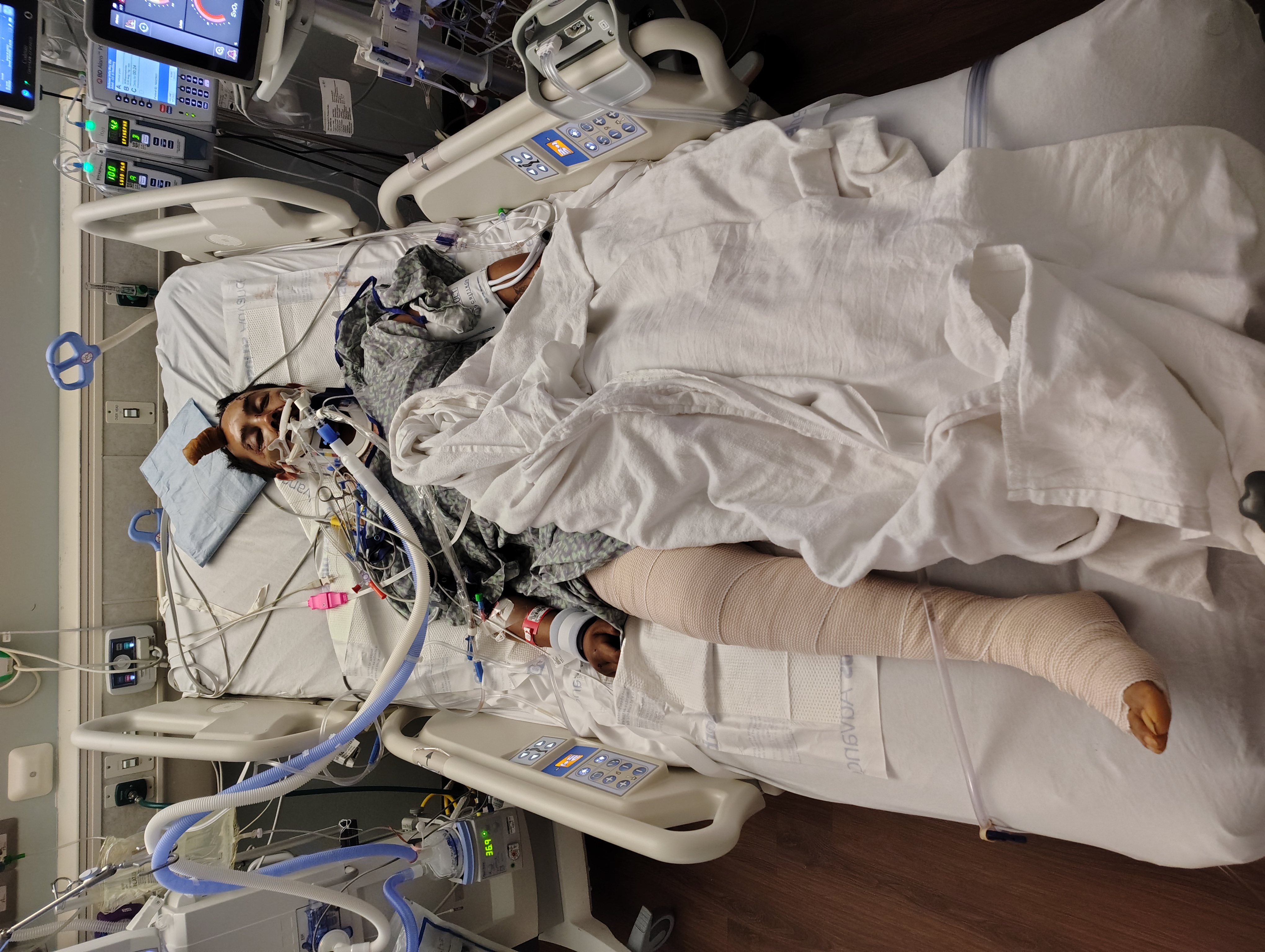 Aid for Rios Family: Oscar's ICU Battle campaign photo, 5 of 8