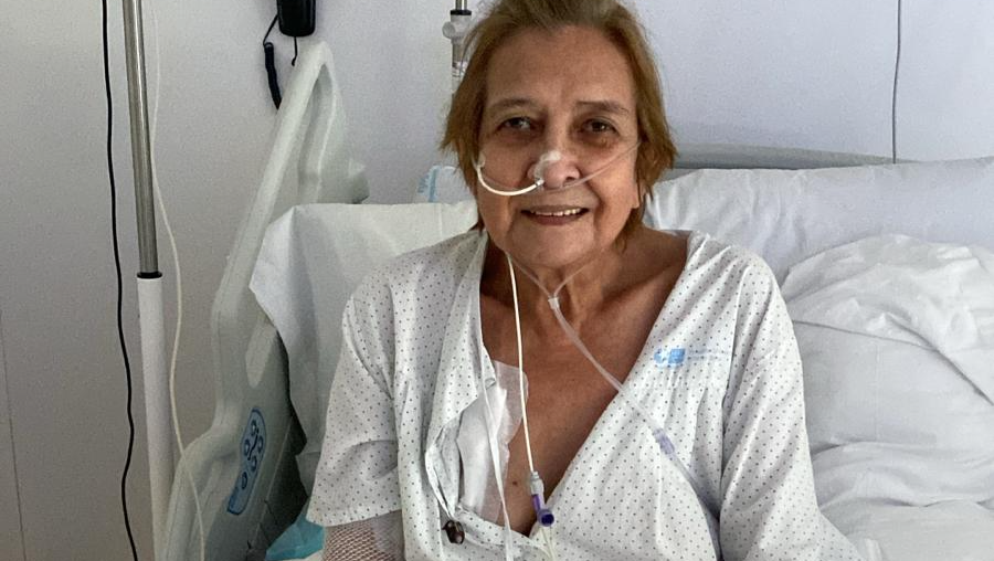 Ayudemos a Ma Elena en su lucha contra el cáncer colorrectal photo