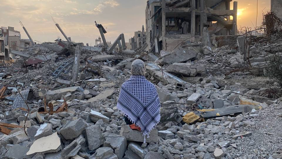 Save Farah’s family from the hardships of war photo