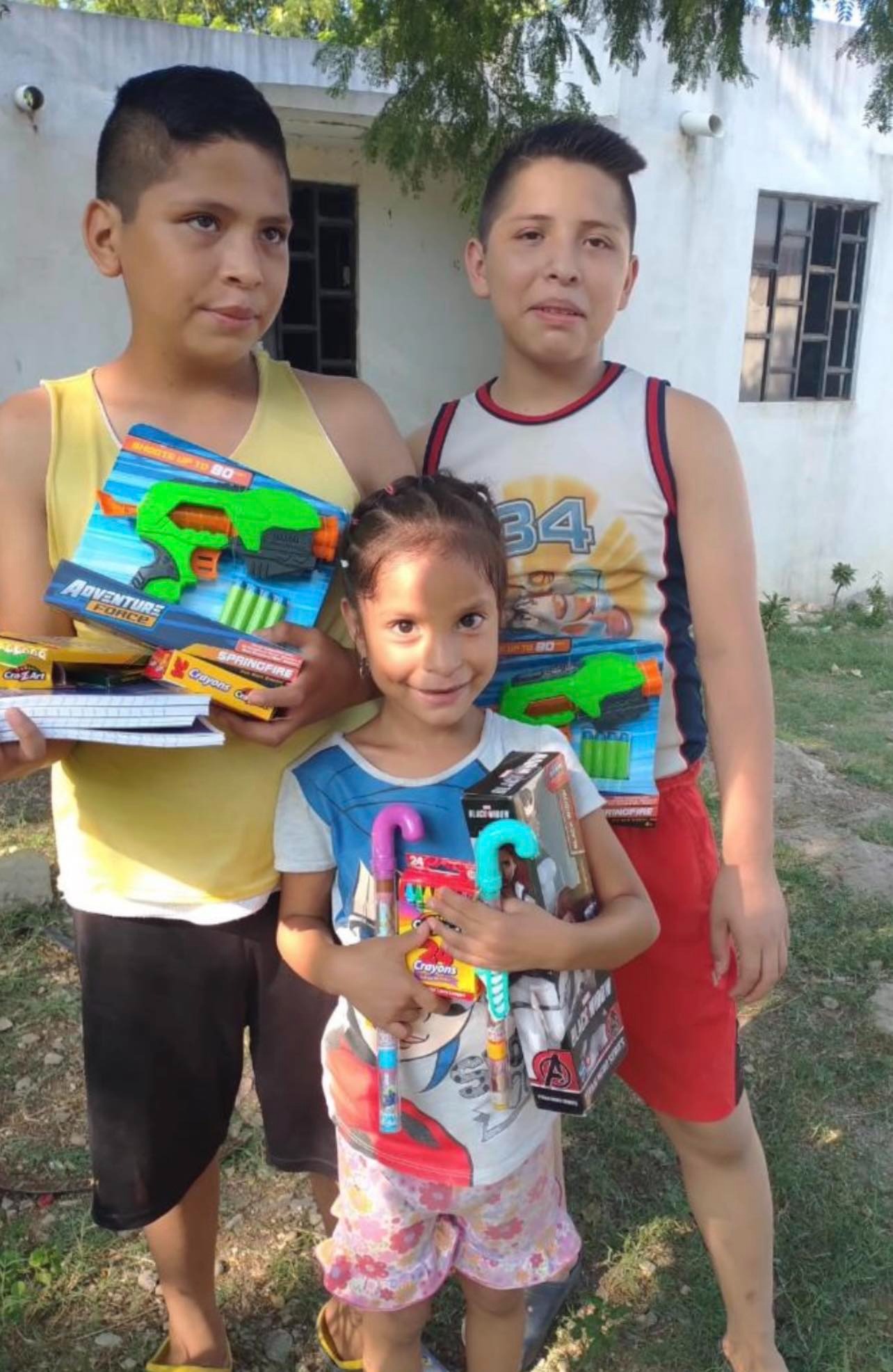 AYUDAS NAVIDEÑAS 2025 campaign photo, 4 of 8