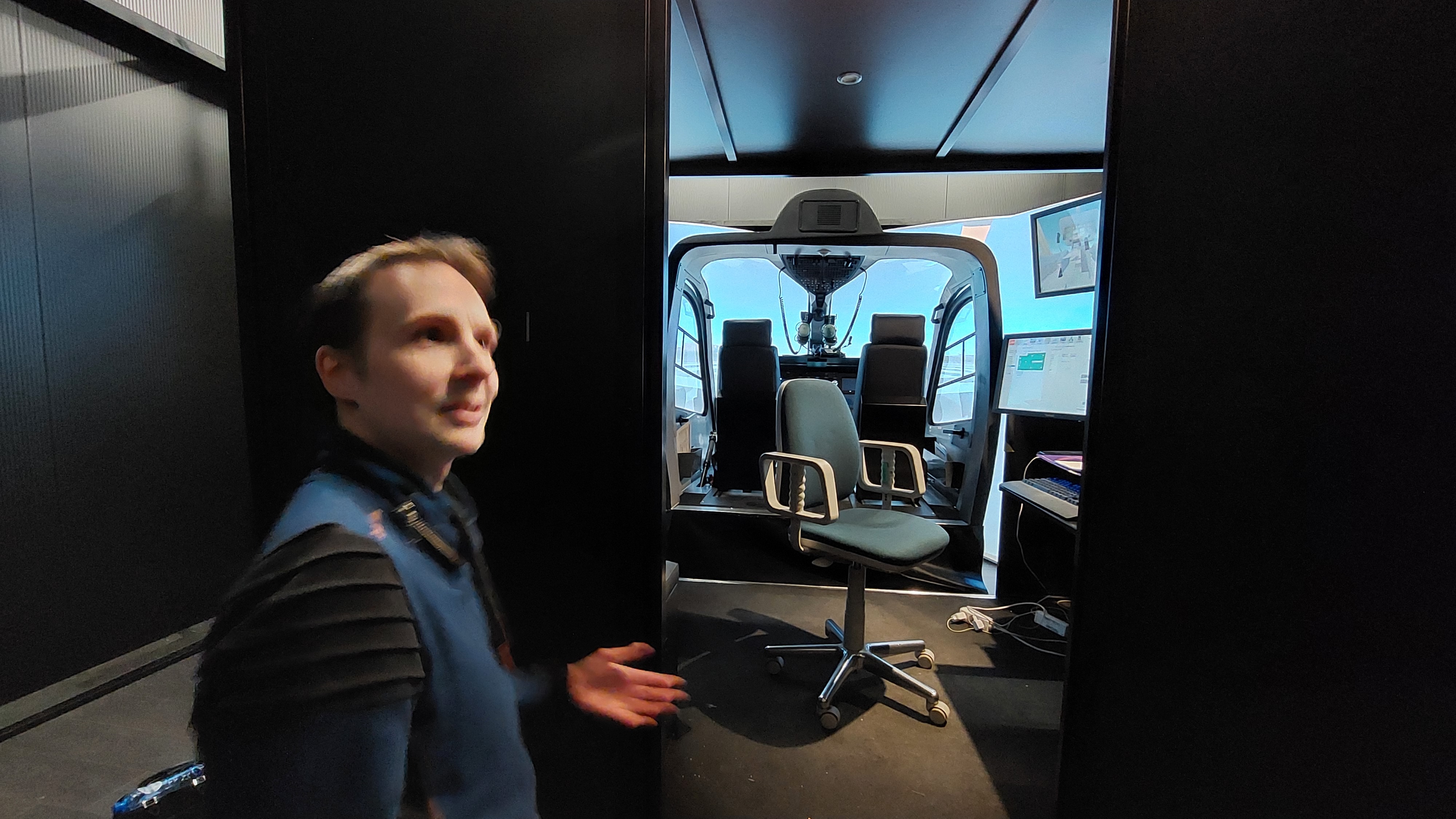 Become a Helicopter Pilot (PPL(H)) campaign photo, 5 of 8
