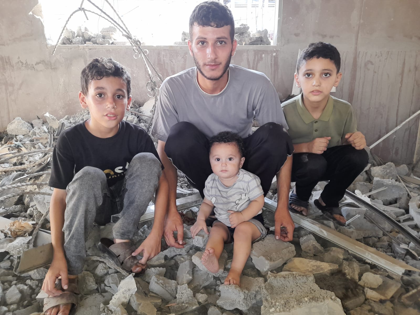 Donate to save the life of Qusay and his family campaign photo, 5 of 6