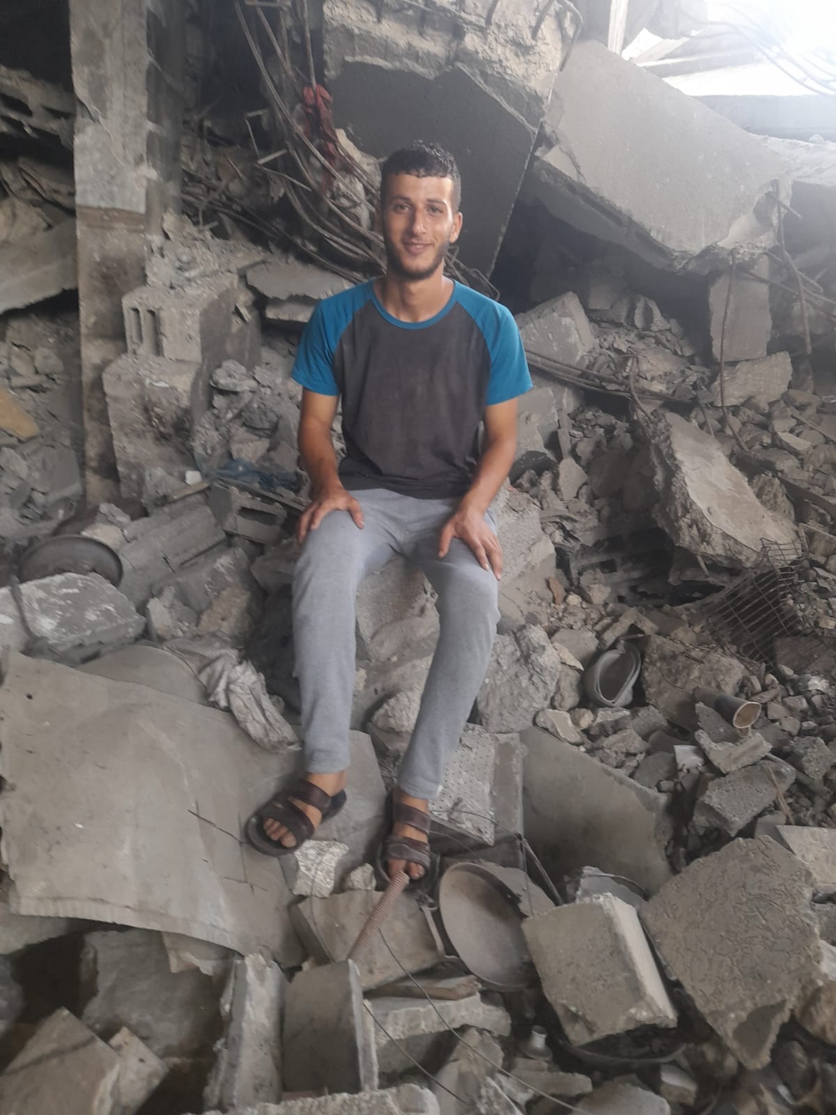 Donate to save the life of Qusay and his family campaign photo, 4 of 6