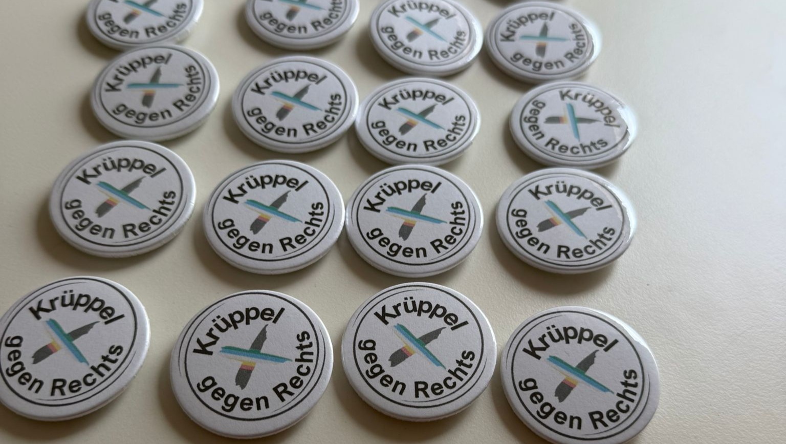"Krüppel gegen Rechts" benötigt Werbe- und Infomaterial