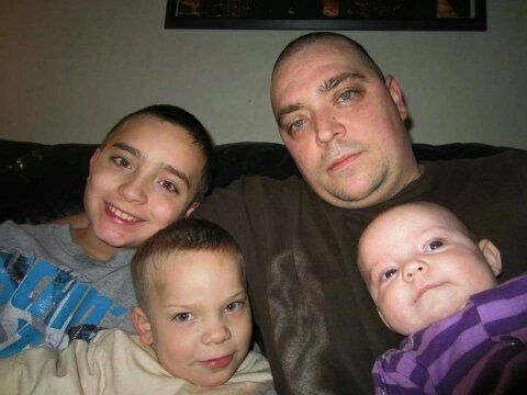 This is Shawn & his kids. Help them have more time together. campaign photo, 4 of 5