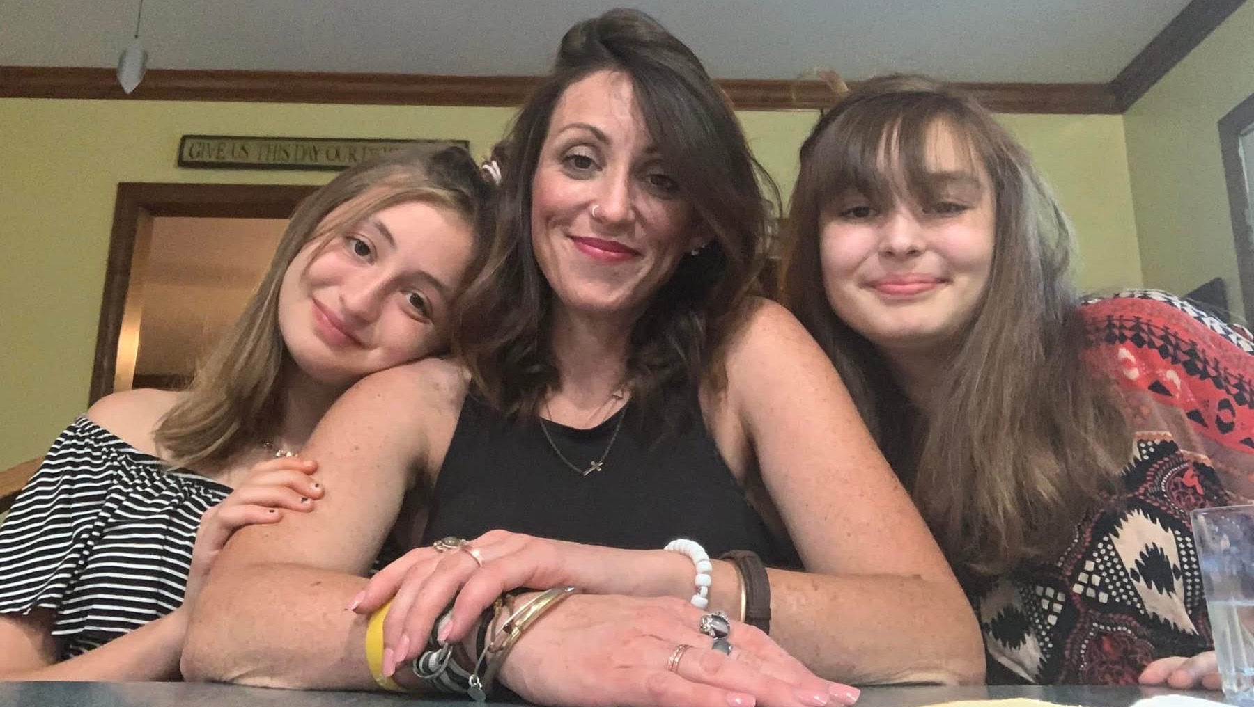 <h1>Honoring Kelly Roberson & Supporting Her Daughters<span class="hidden-full-title" style="display:none;"> ❤️ by matt r</span></h1>