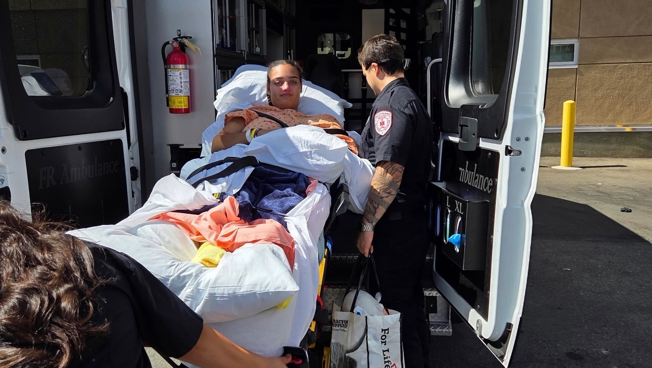 Help Gianna recover after a major car accident photo