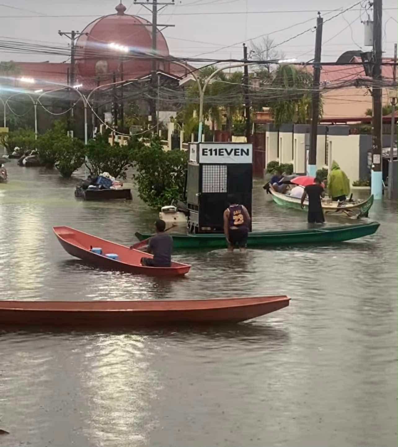 Flood victims in Philippines (Macabebe, Pampanga) campaign photo, 5 of 7