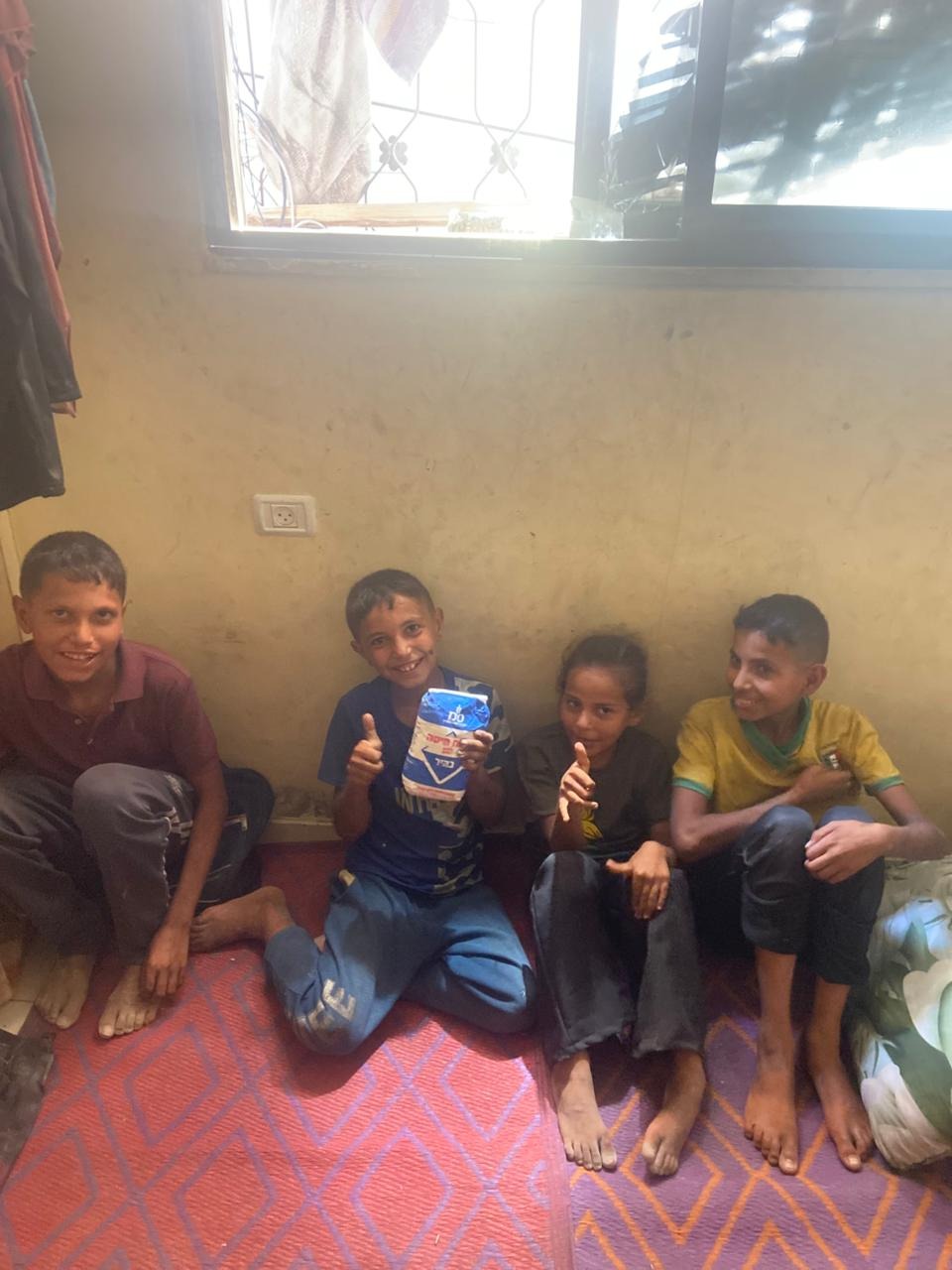 Aidons Yazan et sa famille campaign photo, 4 of 8