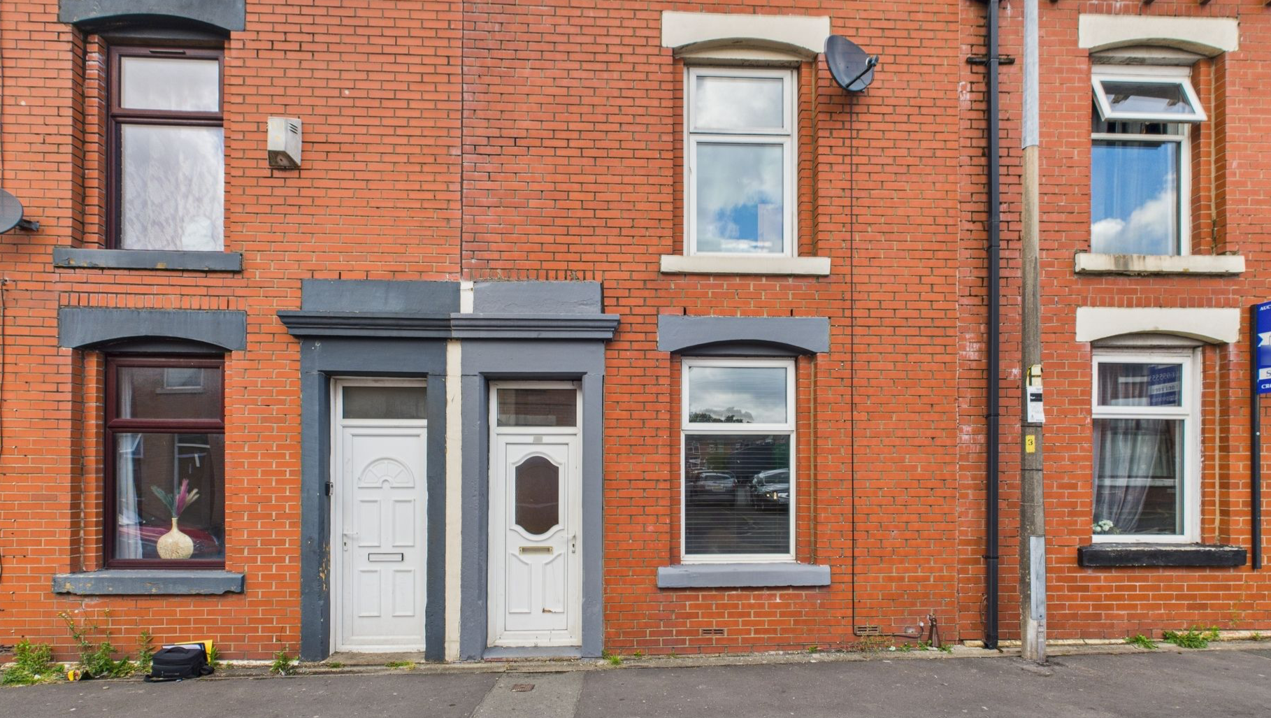 Can 165,000 kind people help me be mortgage free? Just £1 pp photo