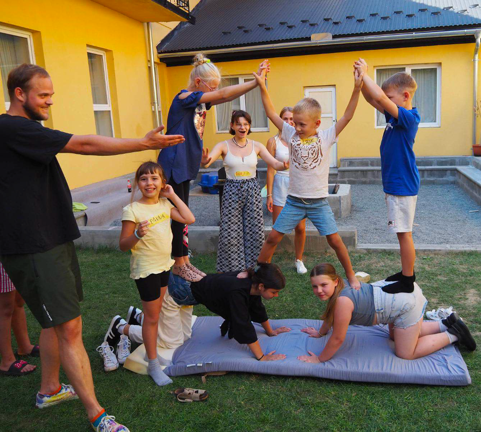 Zirkus und Theater mit Kindern in der Ukraine campaign photo, 6 of 8