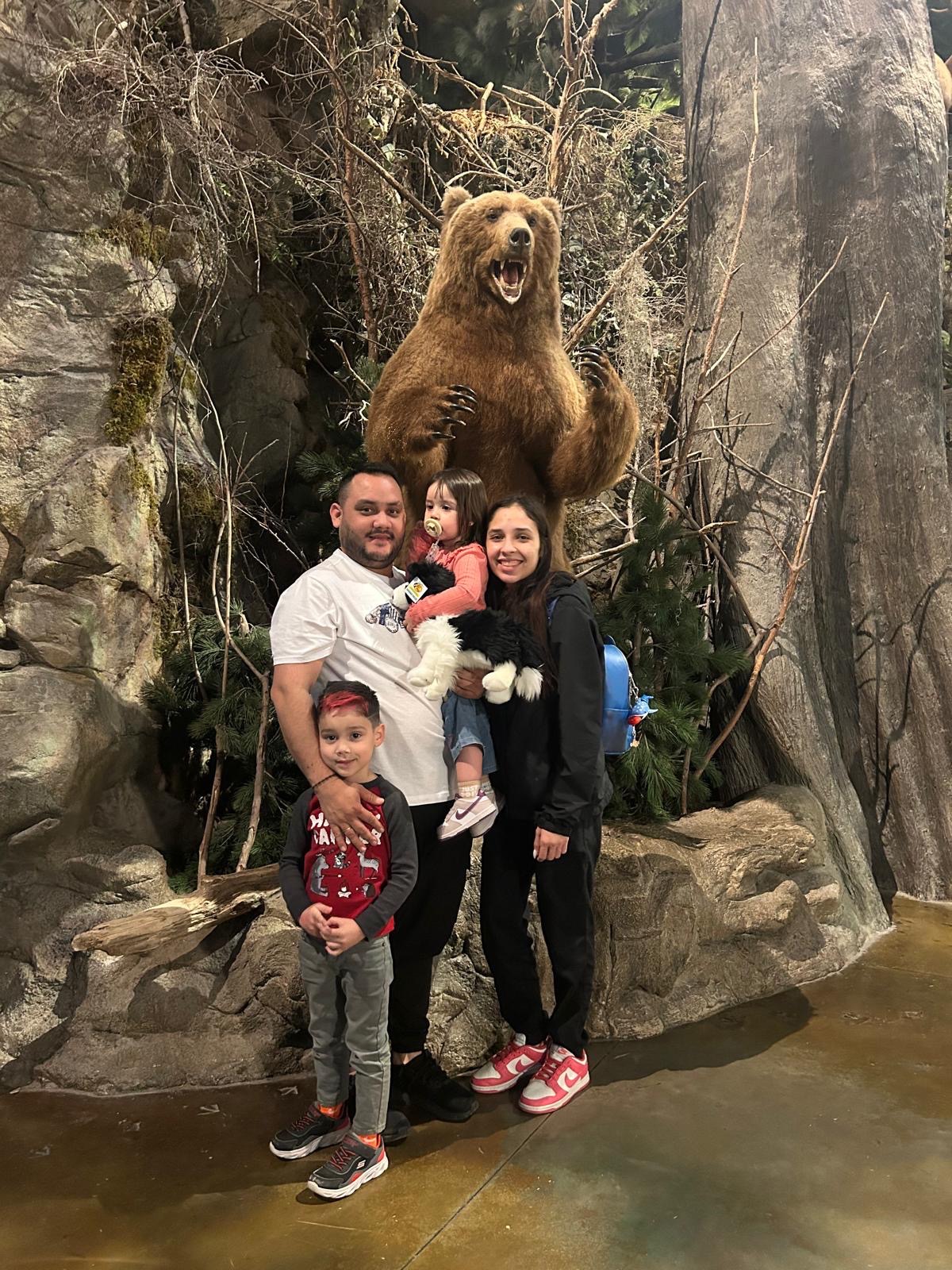 Jhonny está detenido por ICE — Ayúdanos a seguir adelante campaign photo, 5 of 8