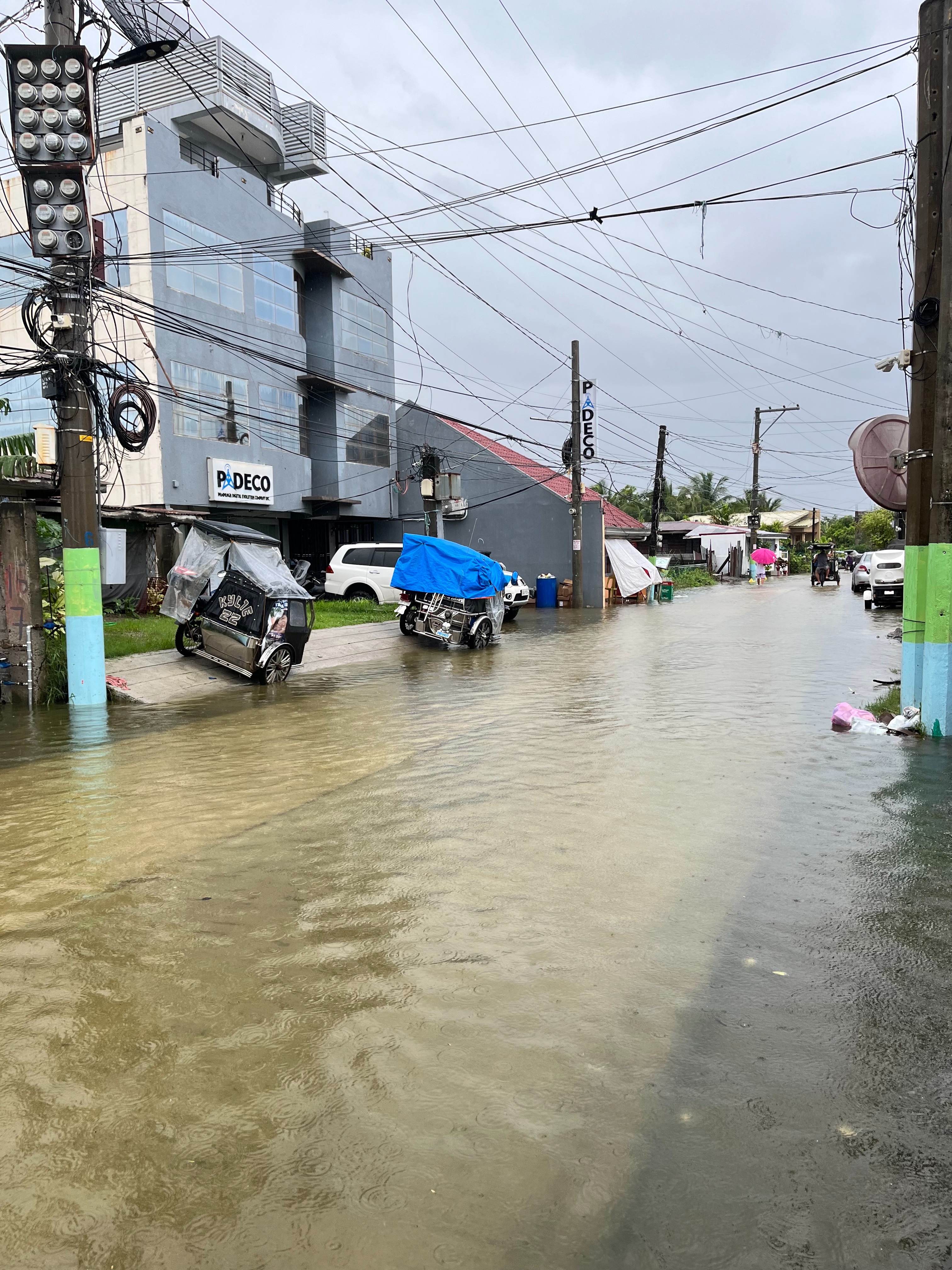 Help Barangay Sto. Rosario from the Typhoon and Floods campaign photo, 6 of 8