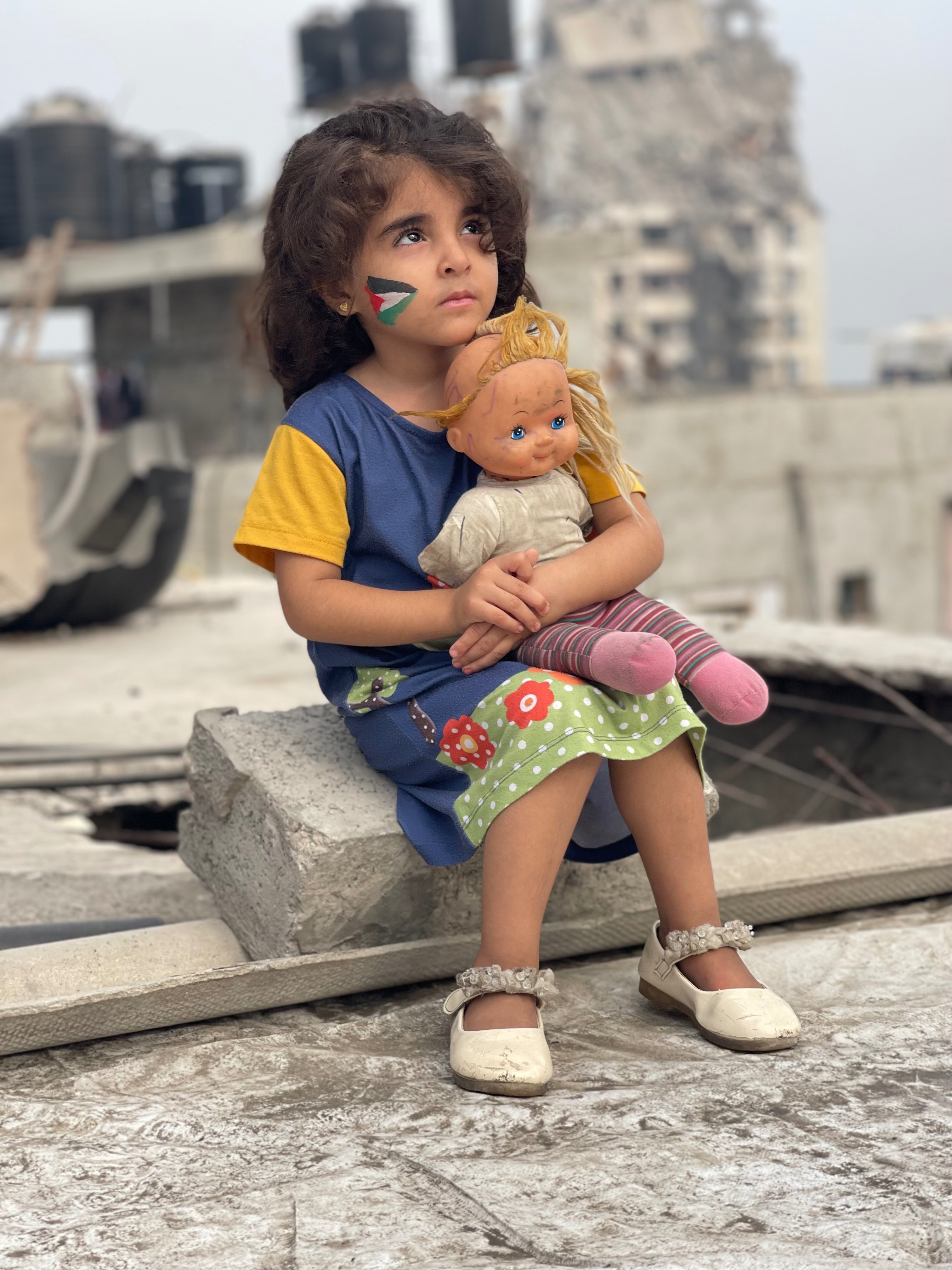 Help Rahaf, a child from Gaza, and her family. campaign photo, 2 of 8