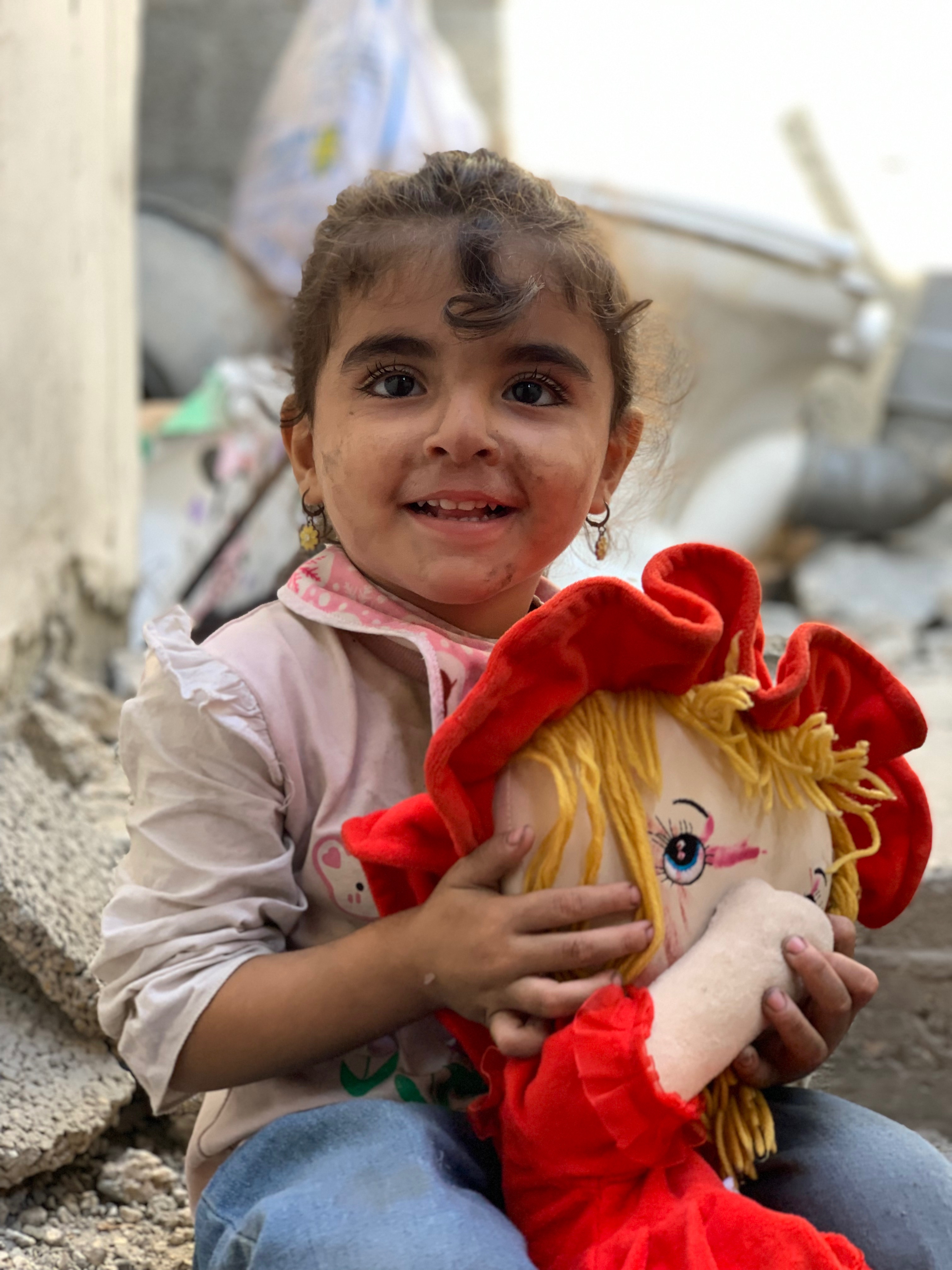 Help Rahaf, a child from Gaza, and her family. campaign photo, 6 of 8
