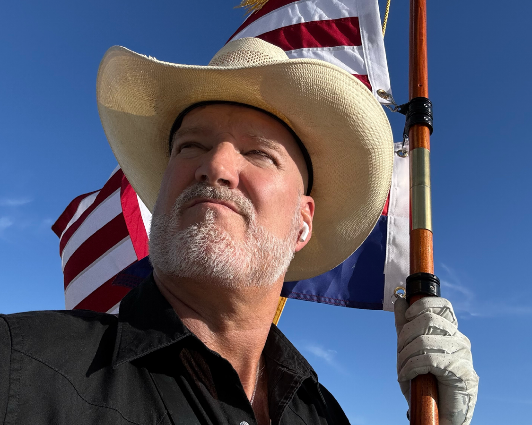I’m your Journalist. If you want the truth. I’m your man. campaign photo, 2 of 8