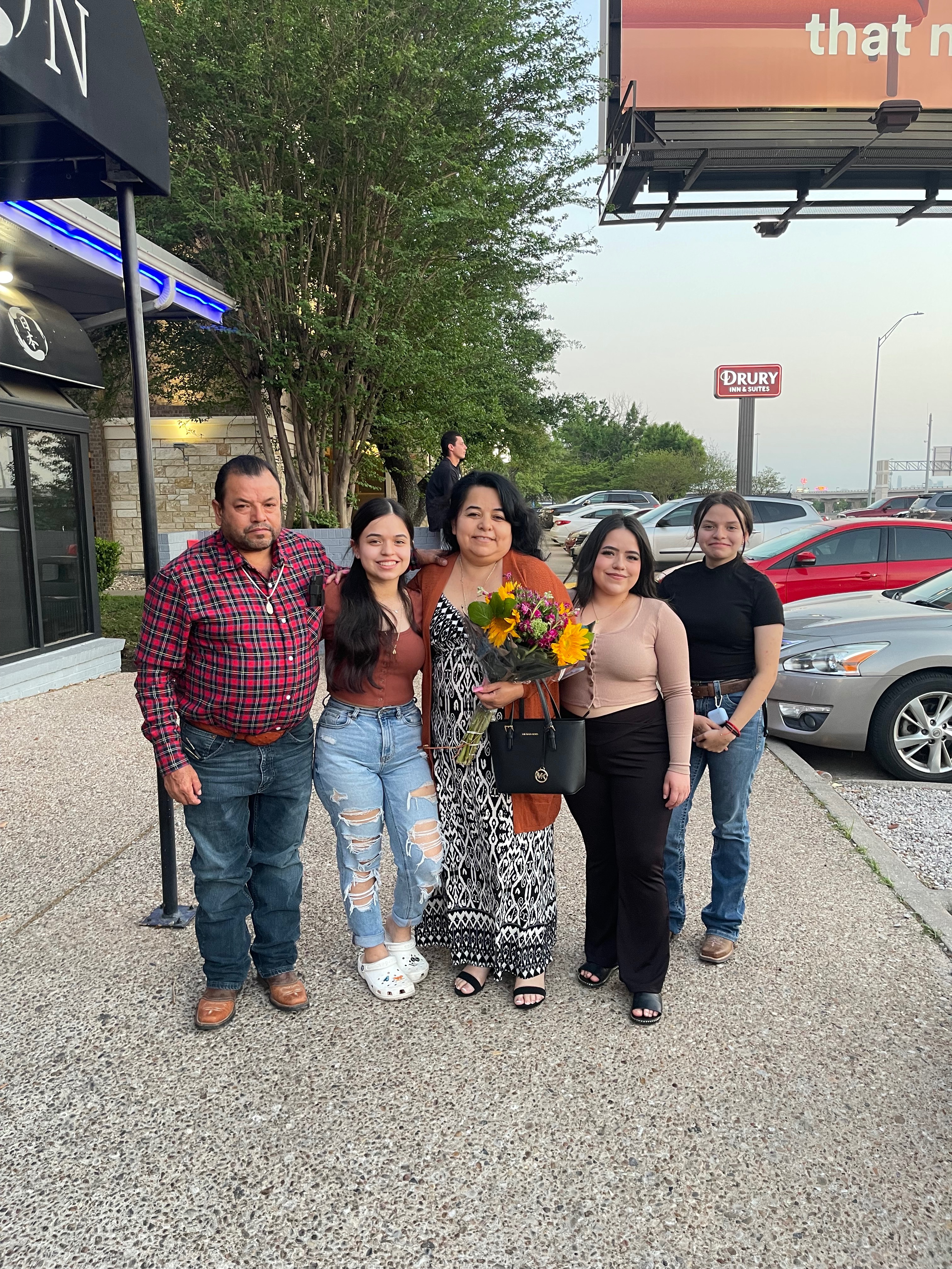 Ayúdanos a Honrar el Último Camino de Nuestra Mamá by Sayra Perez  gofundme donation