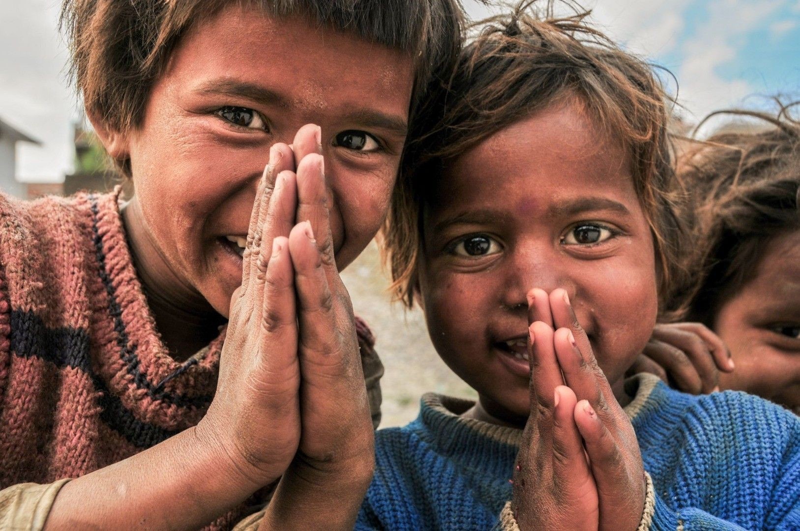 A meal a smile.   Un repas un sourire. campaign photo, 6 of 7