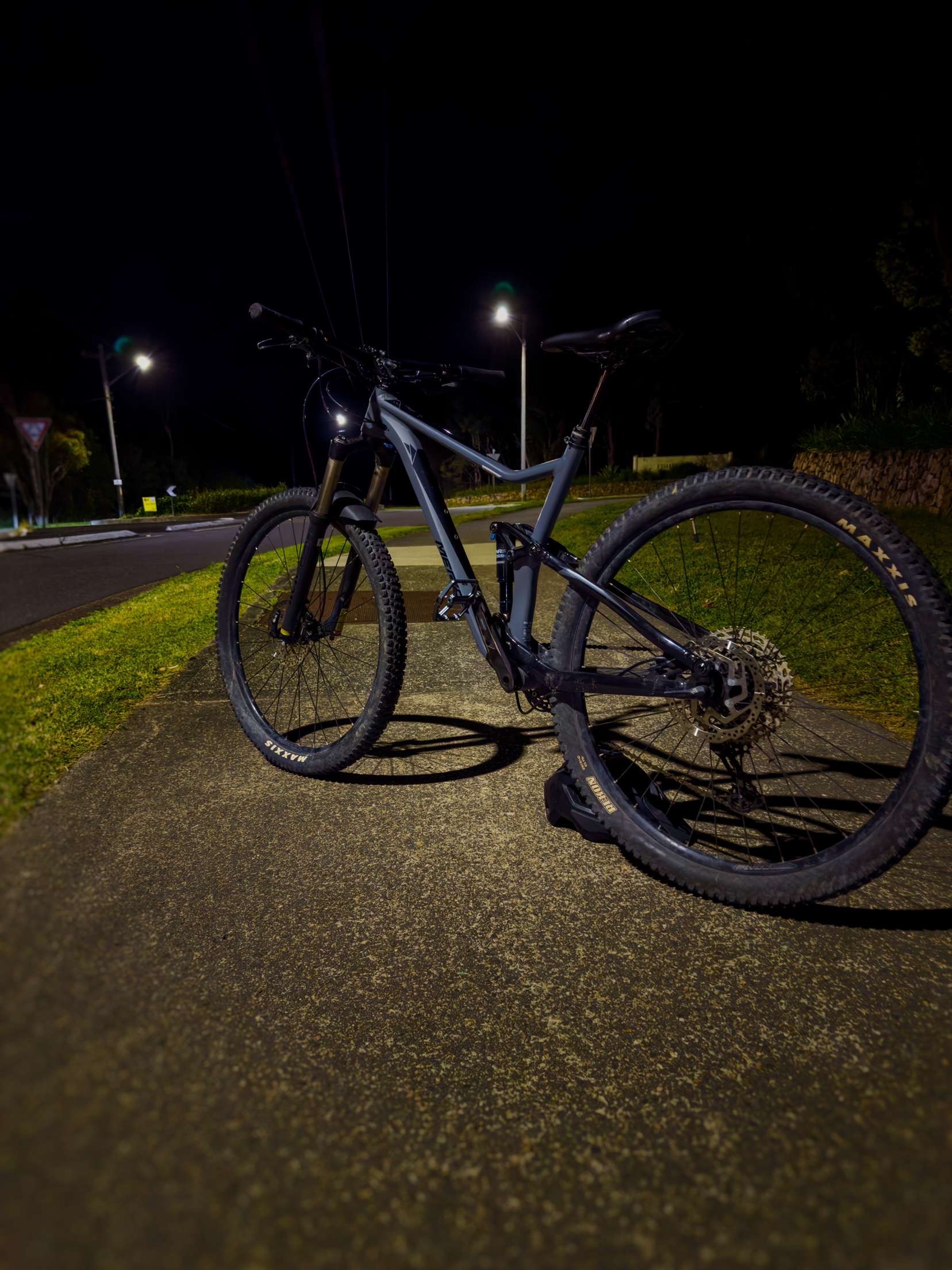 buy a new MTB (old one has been stolen) campaign photo, 2 of 4
