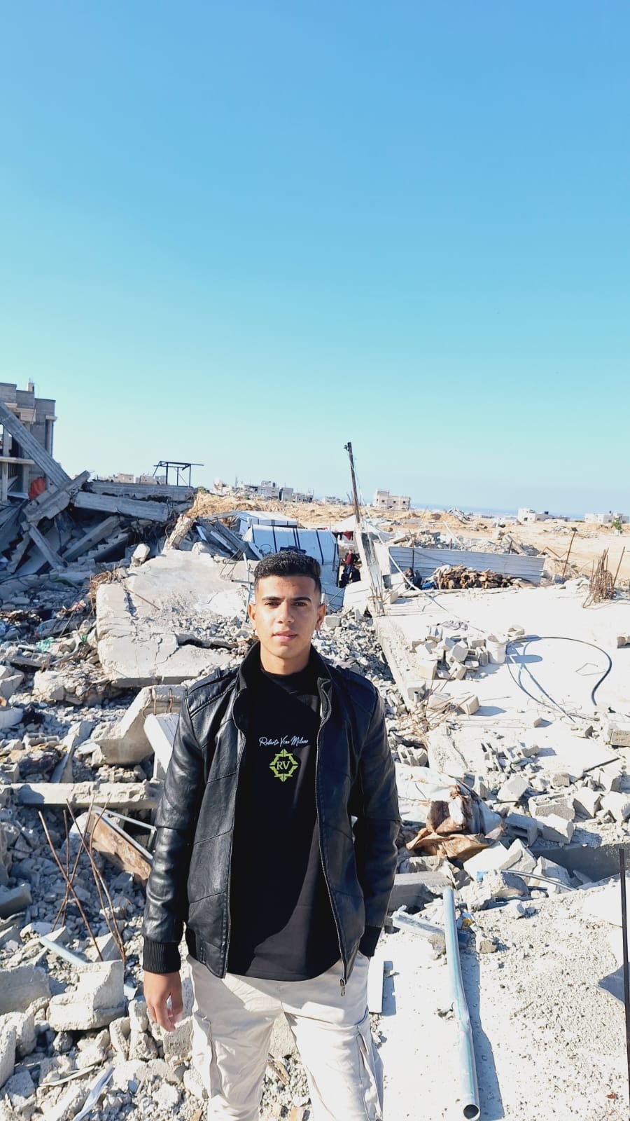 Let's help Anas and his family in Gaza campaign photo, 2 of 4