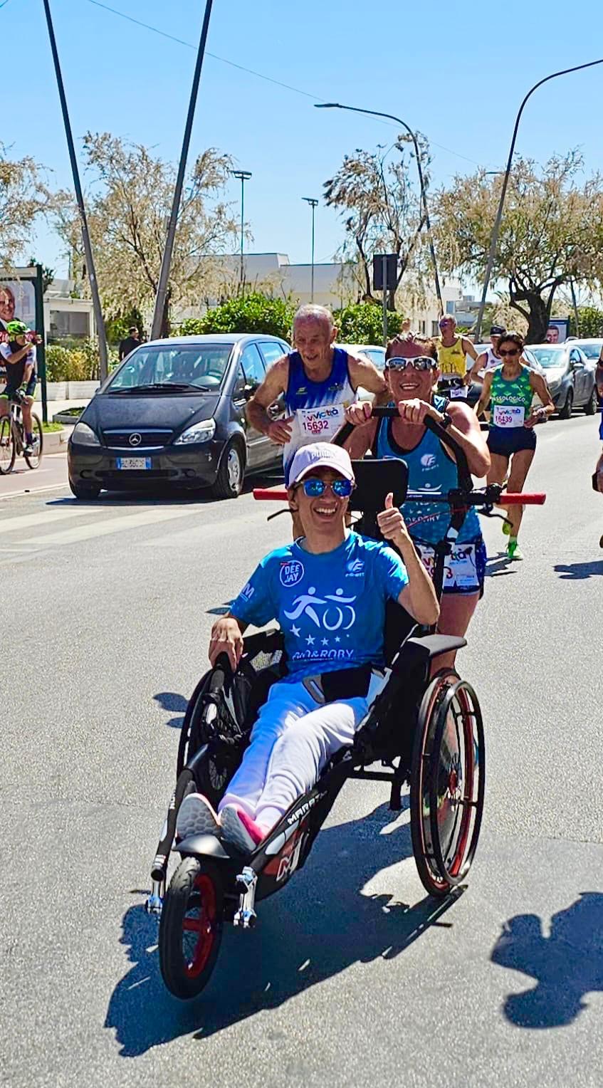 Insieme fino al traguardo Maratona di New York 2025 campaign photo, 2 of 5