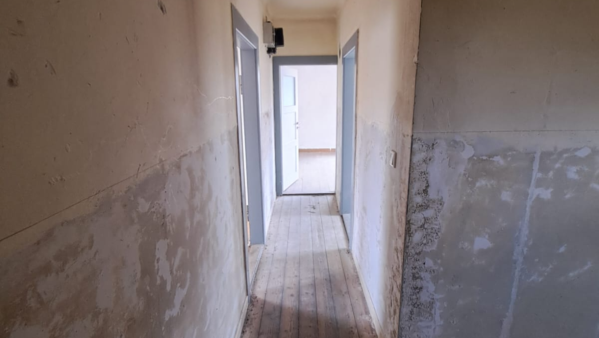 Wohnungsausbau für einen Halbwaisen photo