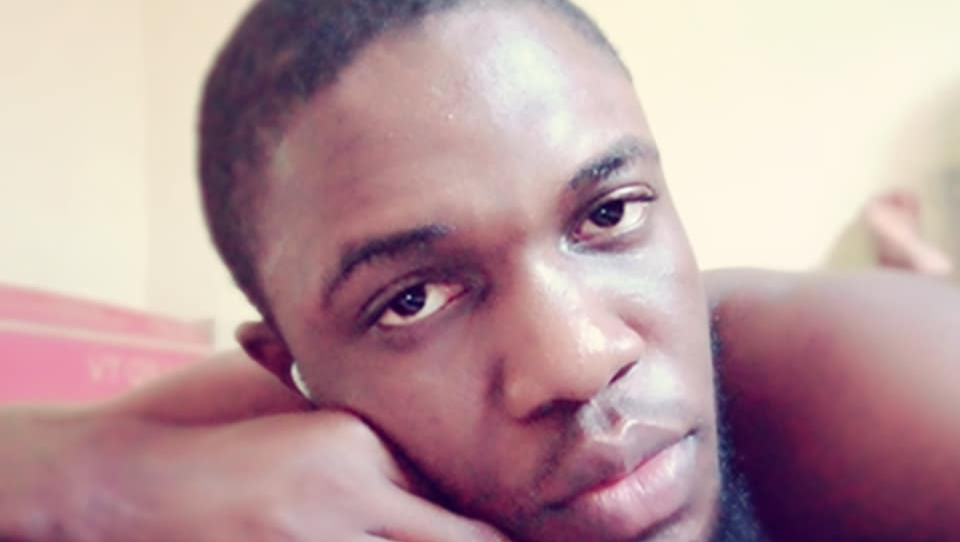 Help my friend pay rent and save up for a travel permit. pinned link photo