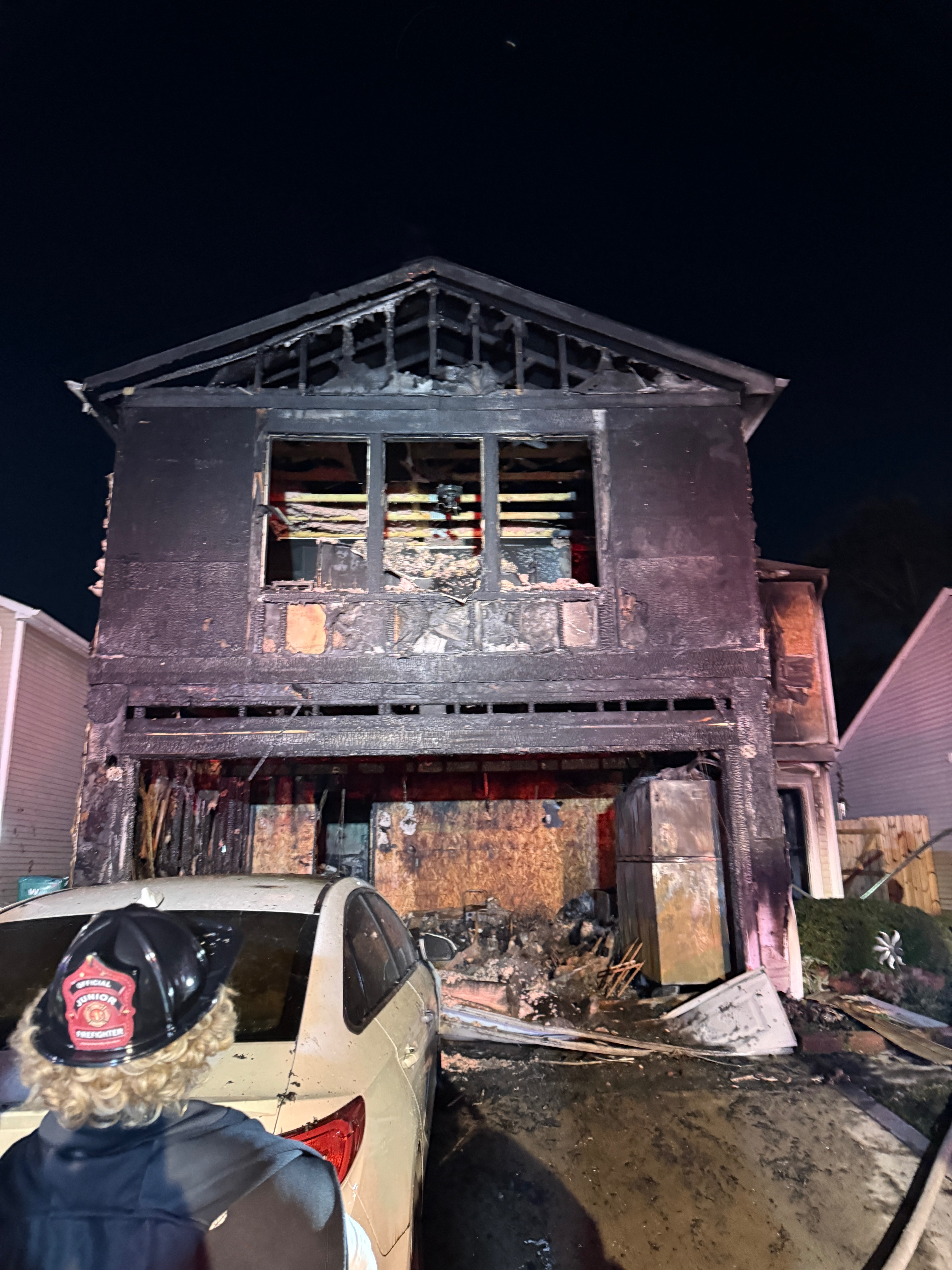 Single mother of 5 lost everything campaign photo, 6 of 7