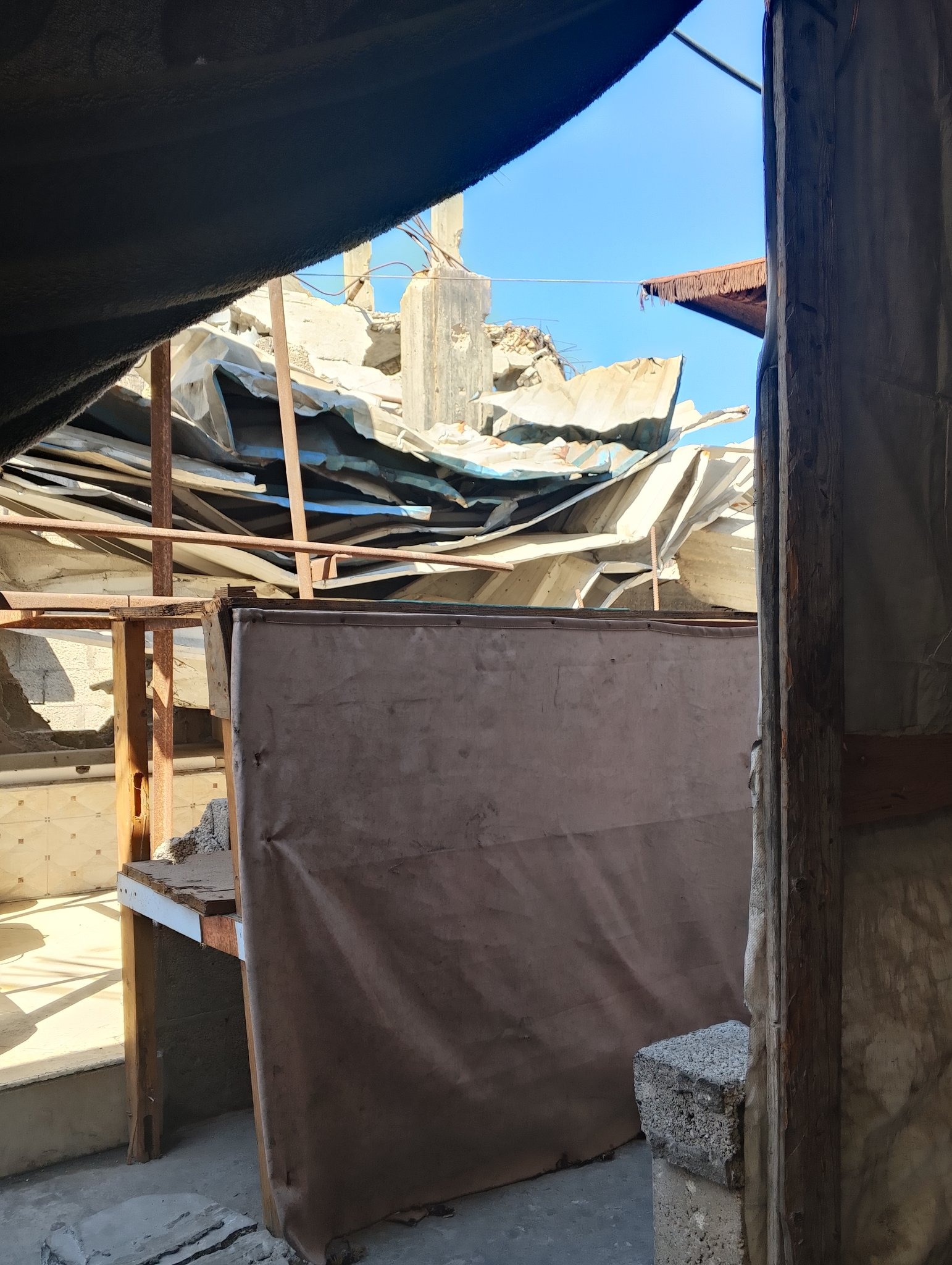 Help Baraa and Her Family Escape Starvation in Gaza campaign photo, 4 of 5