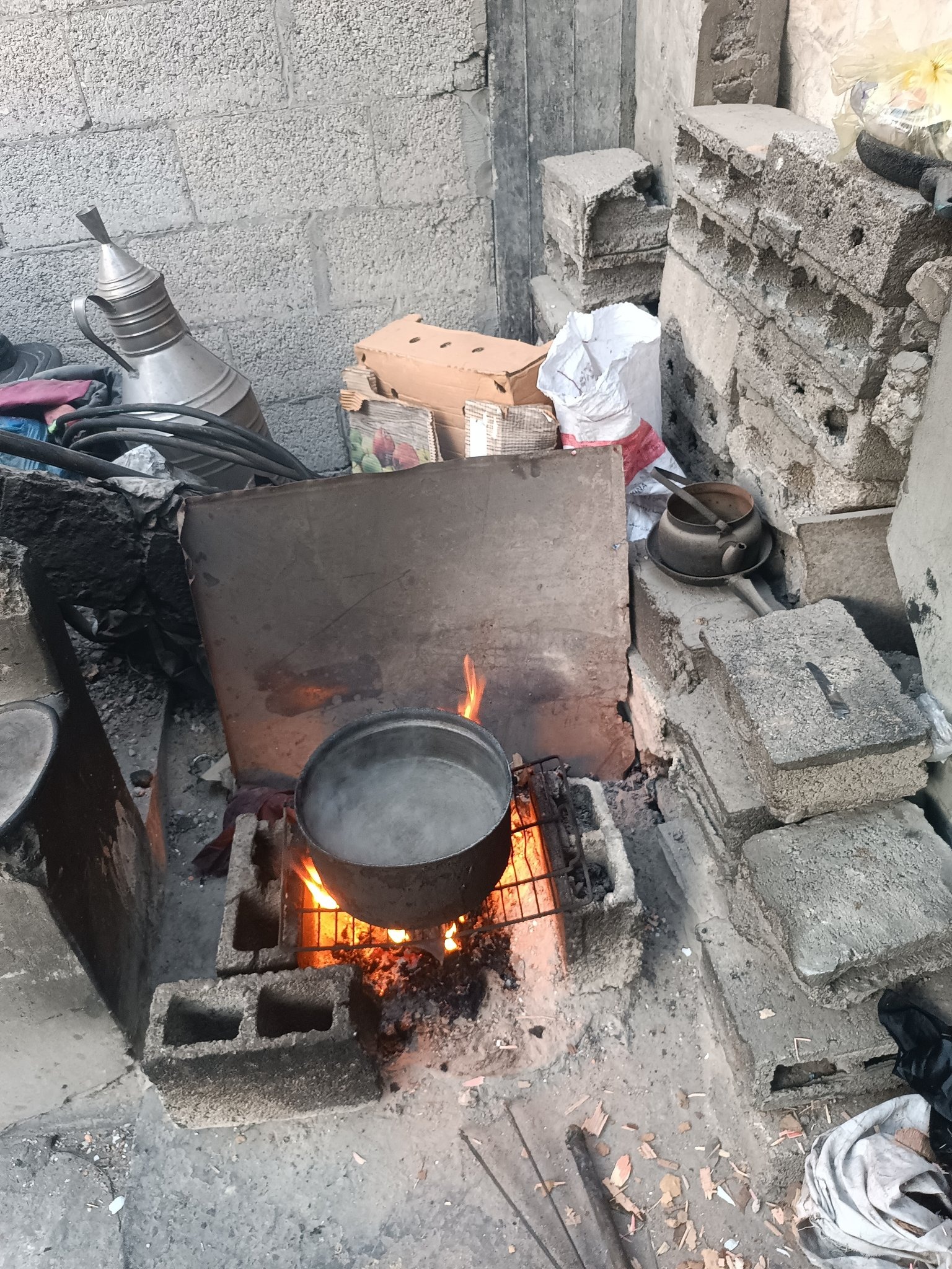 Help Baraa and Her Family Escape Starvation in Gaza campaign photo, 2 of 5